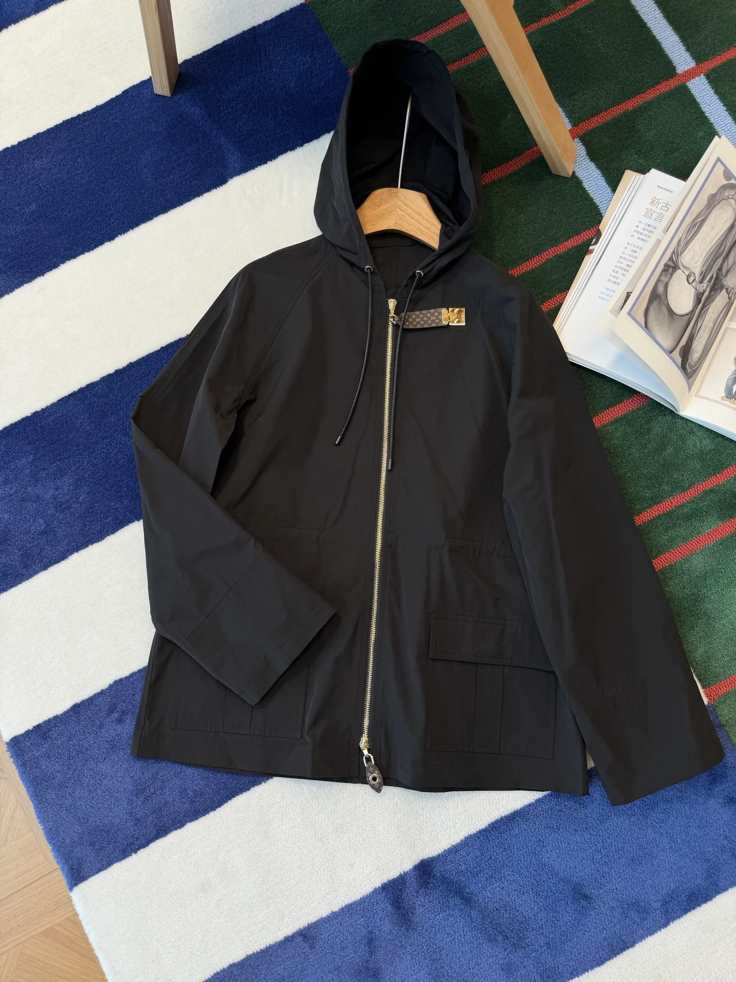 LV Jackets Black-Gold S-L E05202609061778 - Image 7