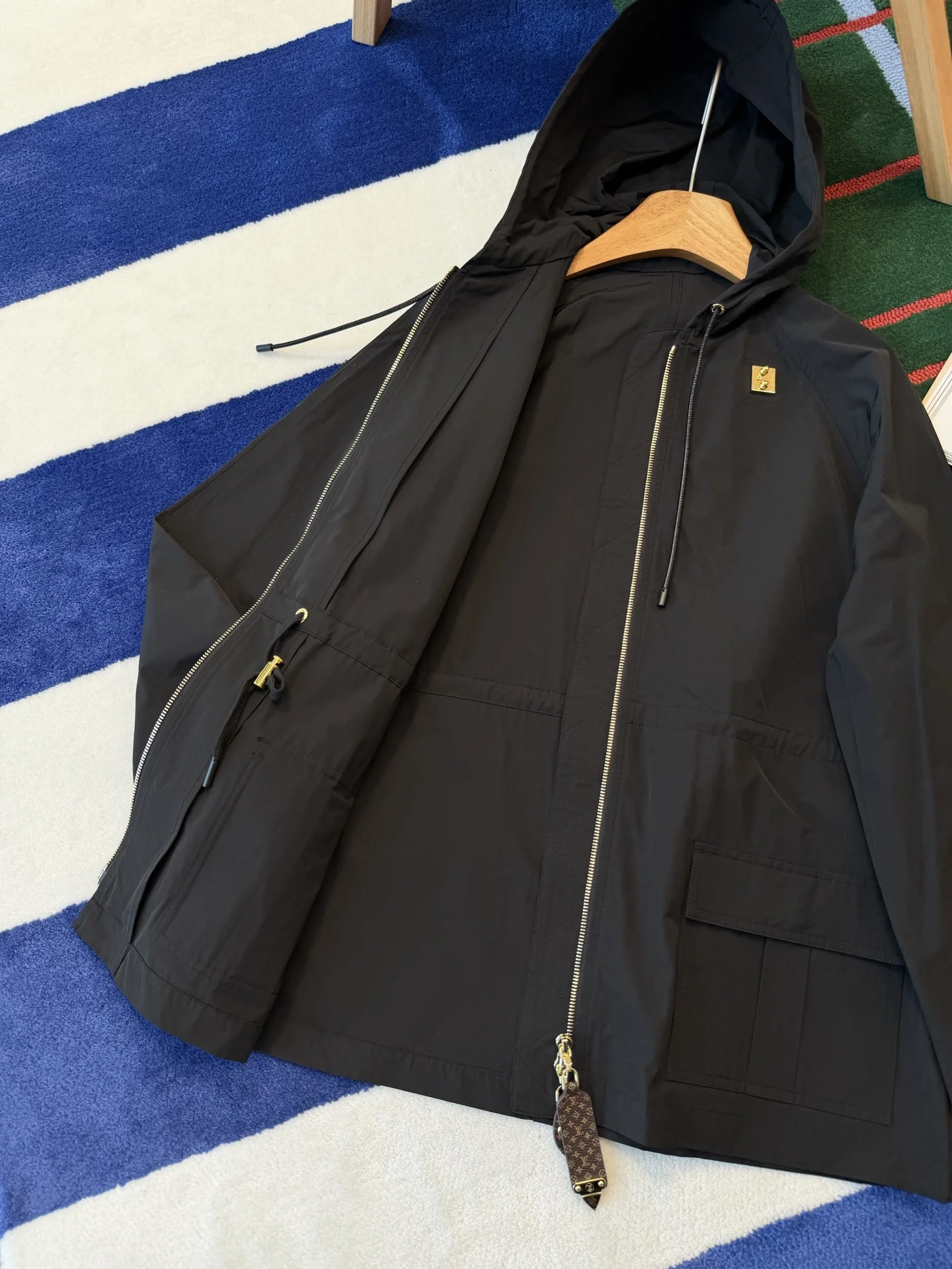LV Jackets Black-Gold S-L E05202609061778 - Image 8