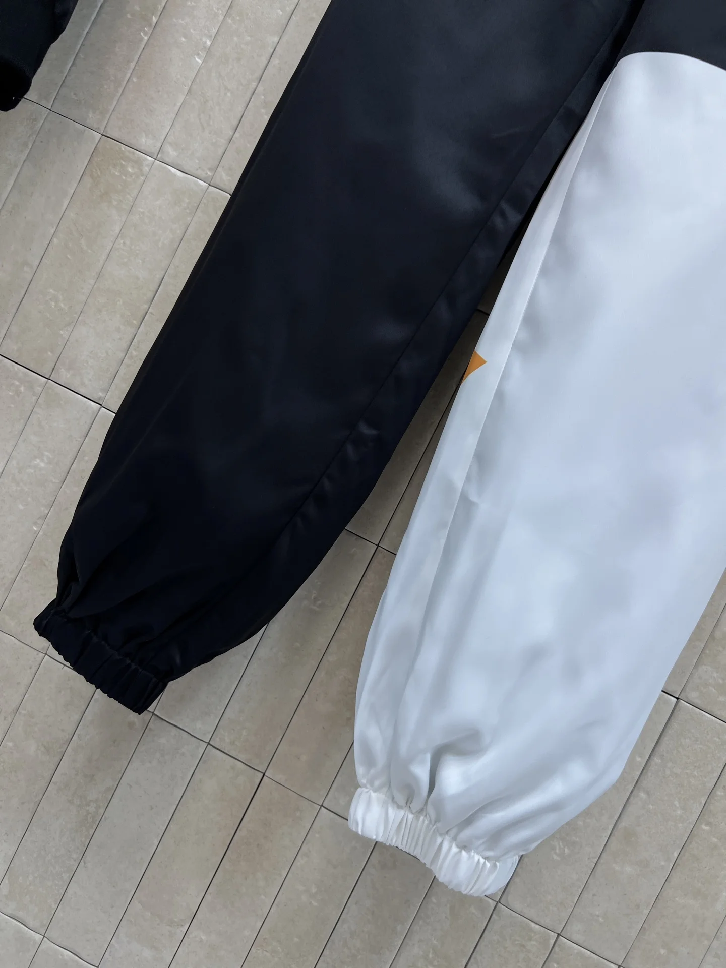 LV Jackets Black-White-Orange S-L D05202609062478 - Image 5