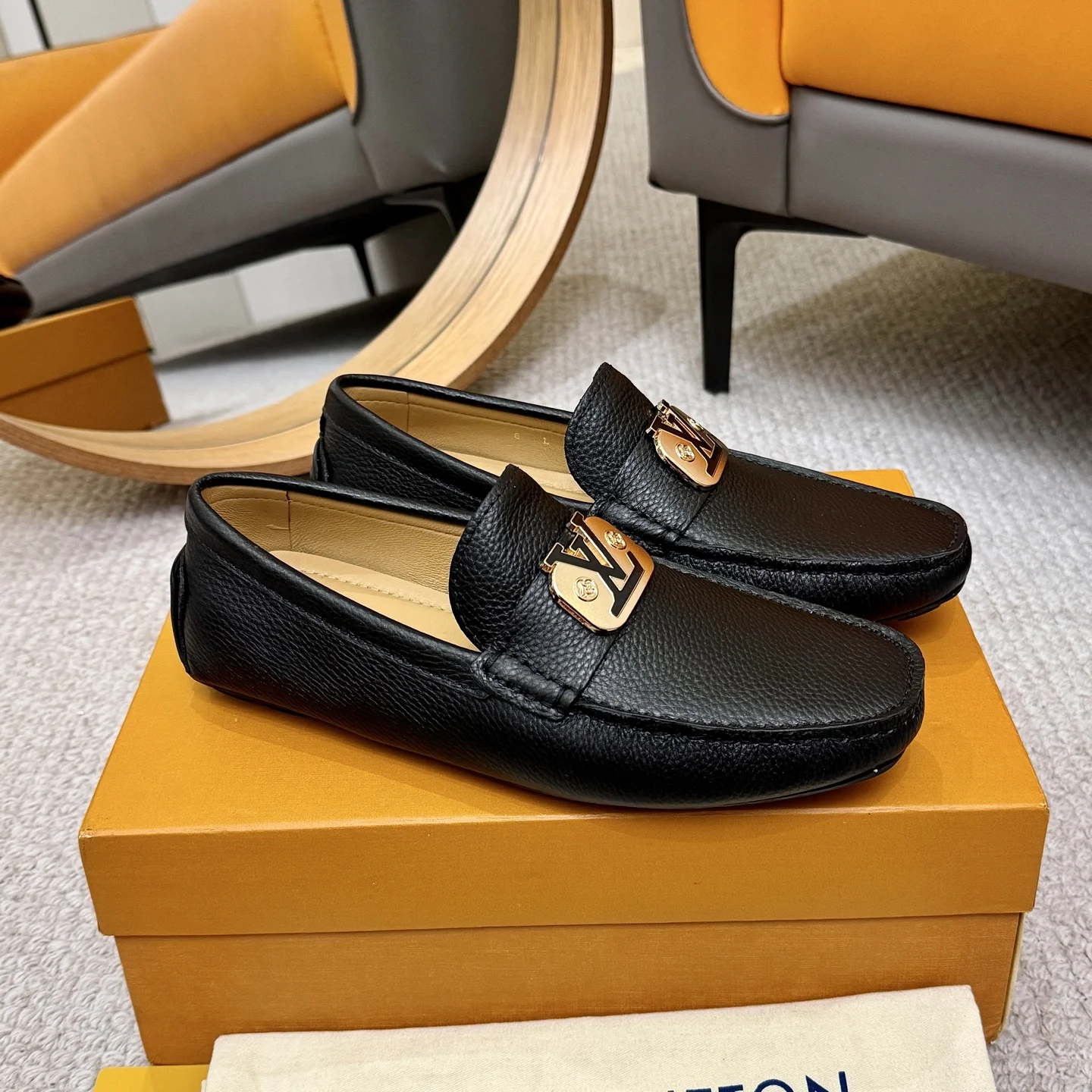 LV Loafers Black-Gold B00202609110108 - Image 3