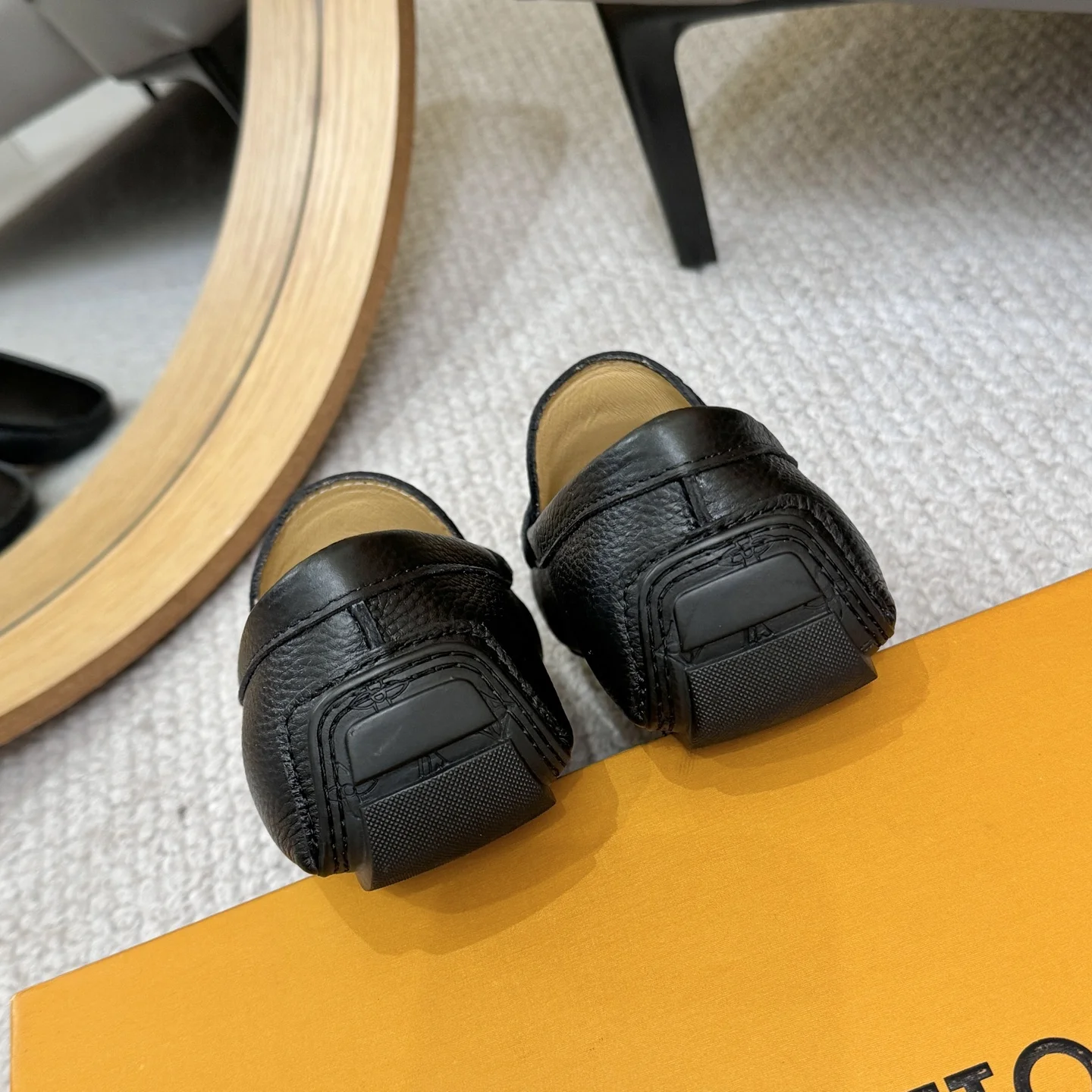 LV Loafers Black-Gold B00202609110108 - Image 9