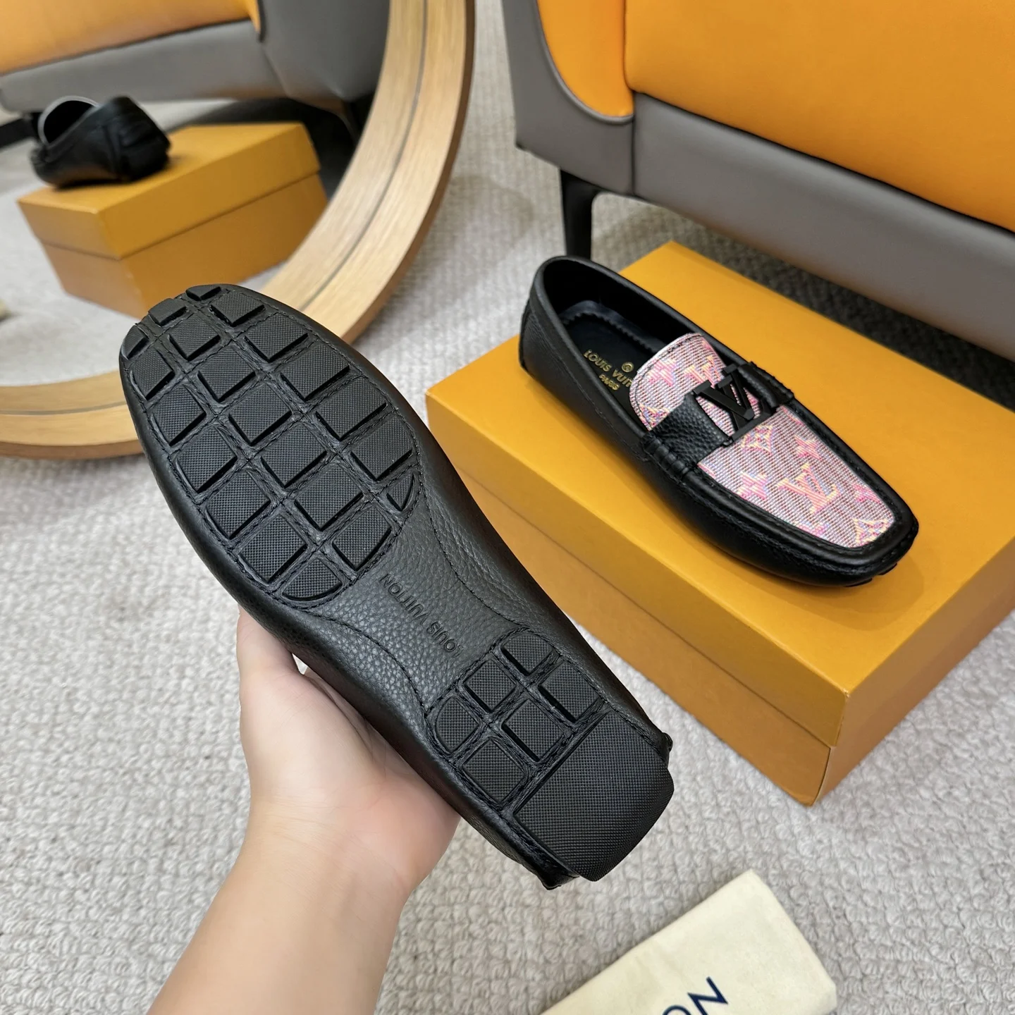 LV Loafers Black-Pink B00202609110121 - Image 7