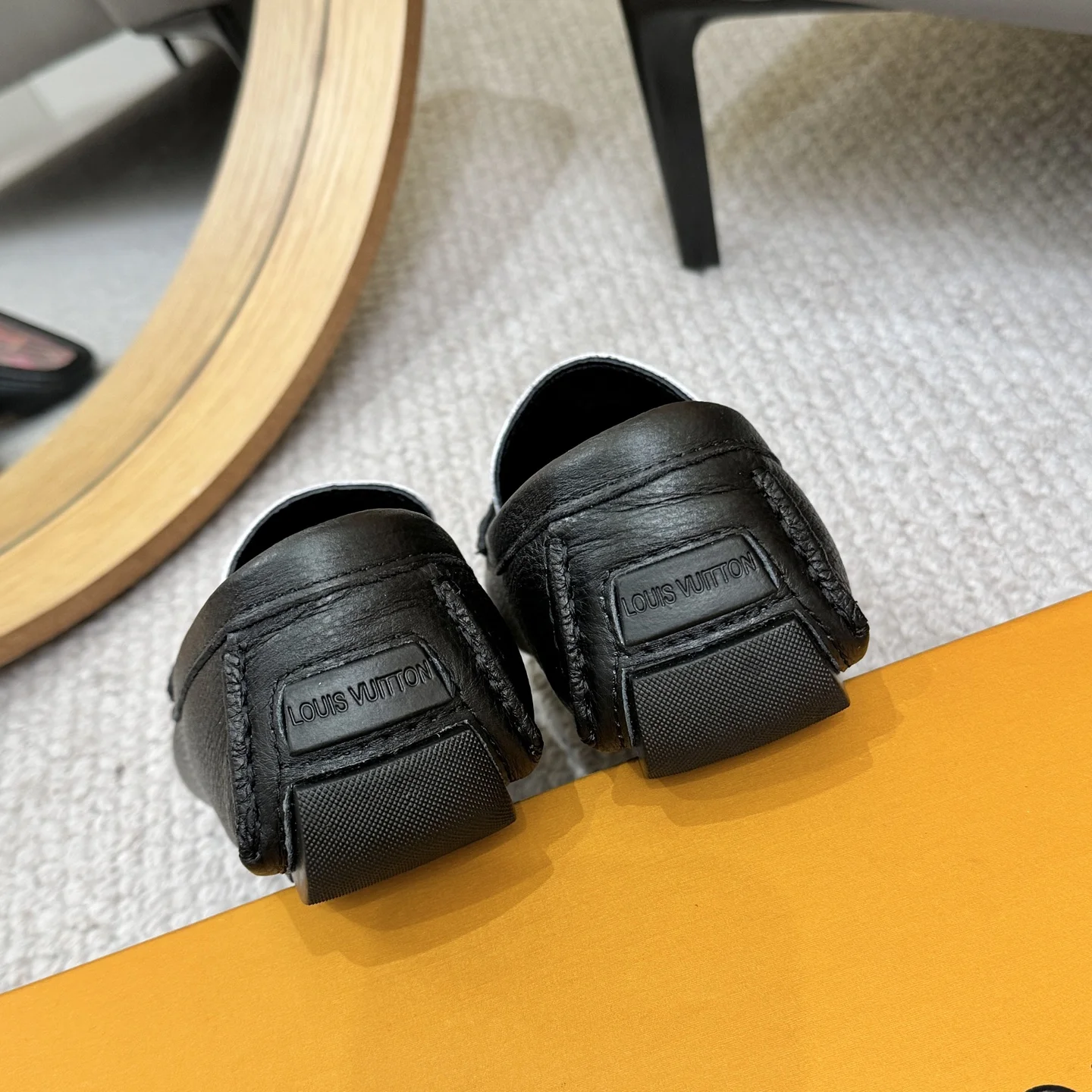 LV Loafers Black-Pink B00202609110121 - Image 9