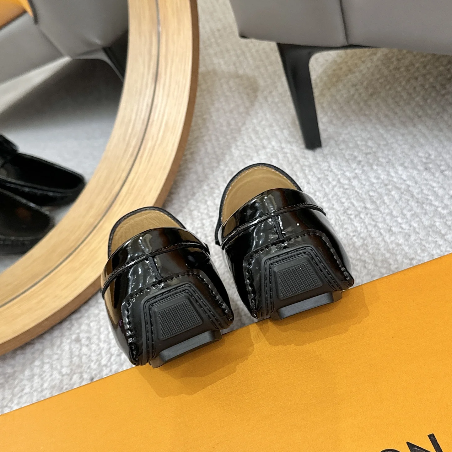 LV Loafers Calfskin Leather Black EU38-46 B00202609110112 - Image 9