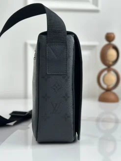 Alternative view of LV Messenger Bags Black 23X27X8CM E00202609090333