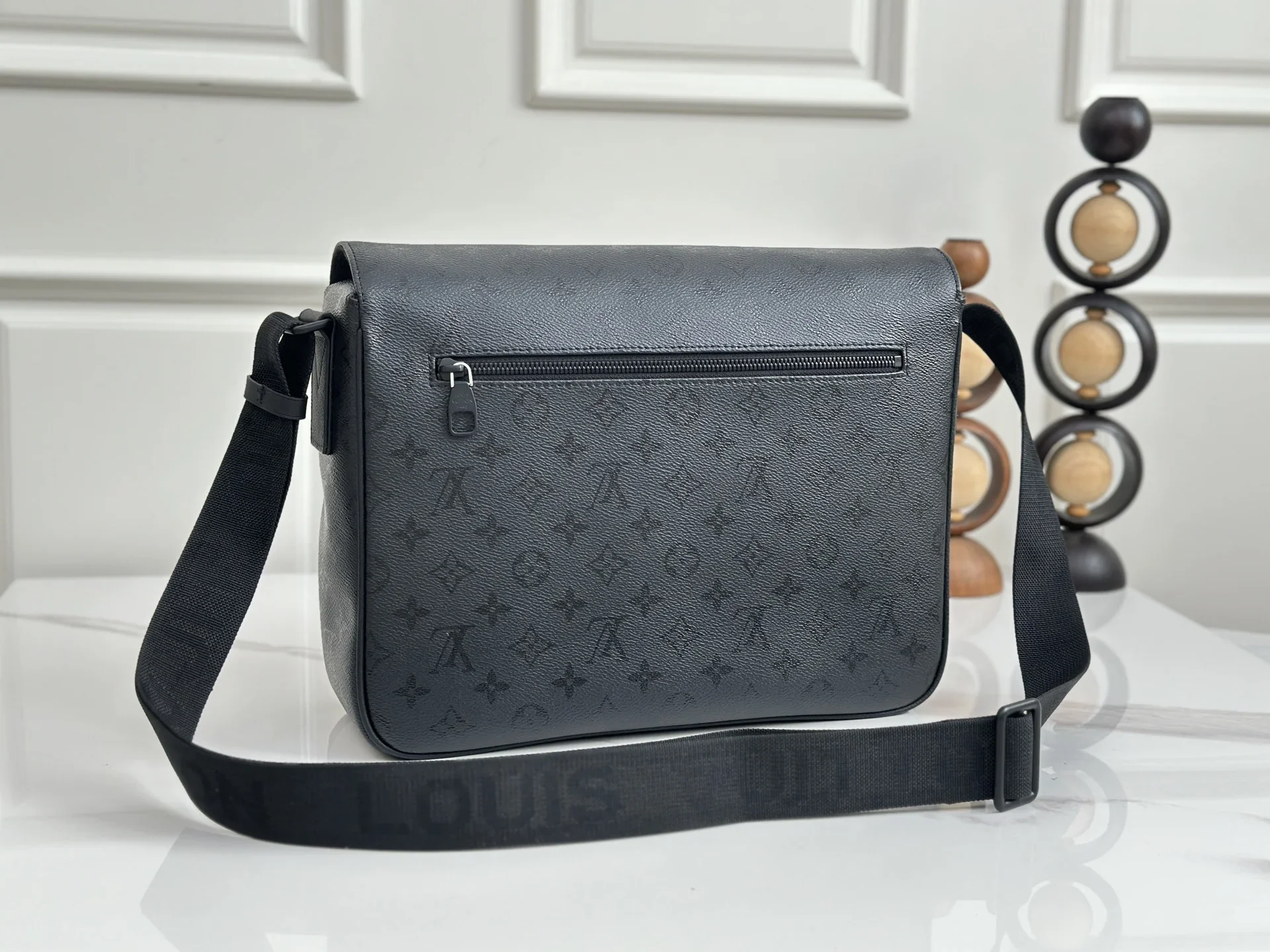 LV Messenger Bags Coated Canvas Black 25X33X10CM E10202609090320 - Image 3