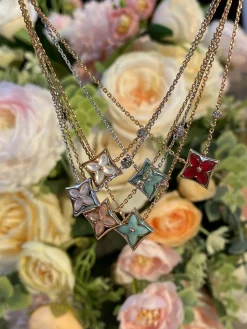 Alternative view of LV Necklaces A15202609070037