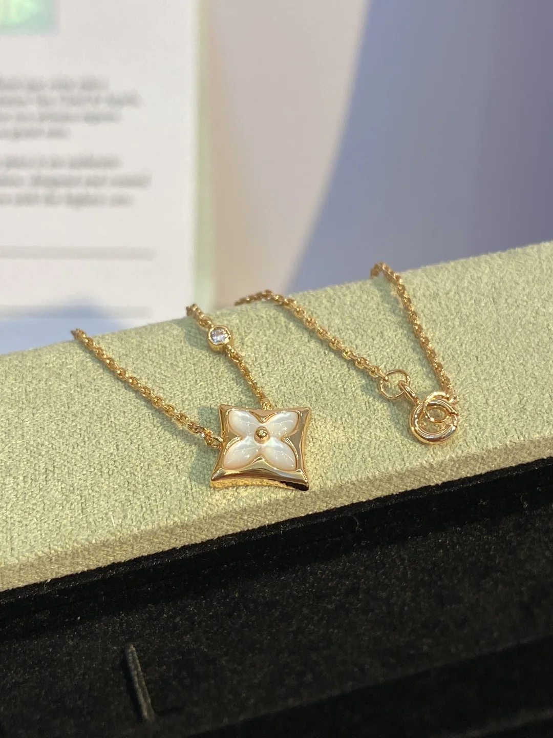 LV Necklaces A15202609070037 - Image 7