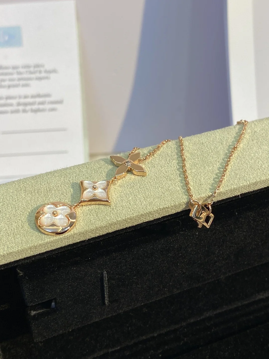 LV Necklaces A55202609070038 - Image 2