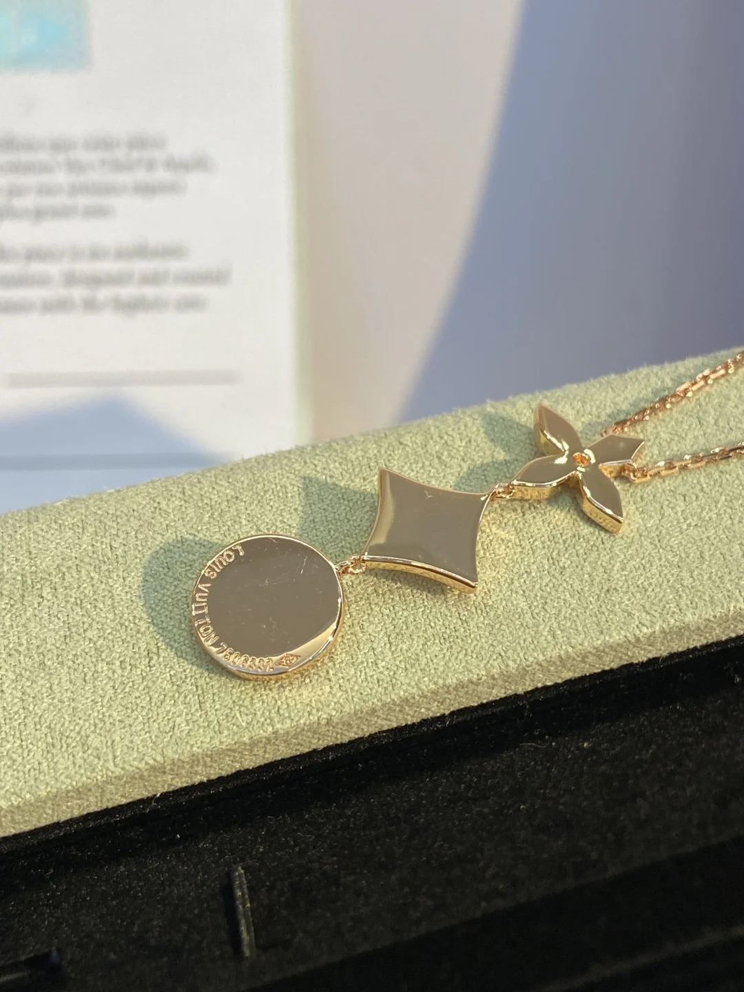LV Necklaces A55202609070038 - Image 3