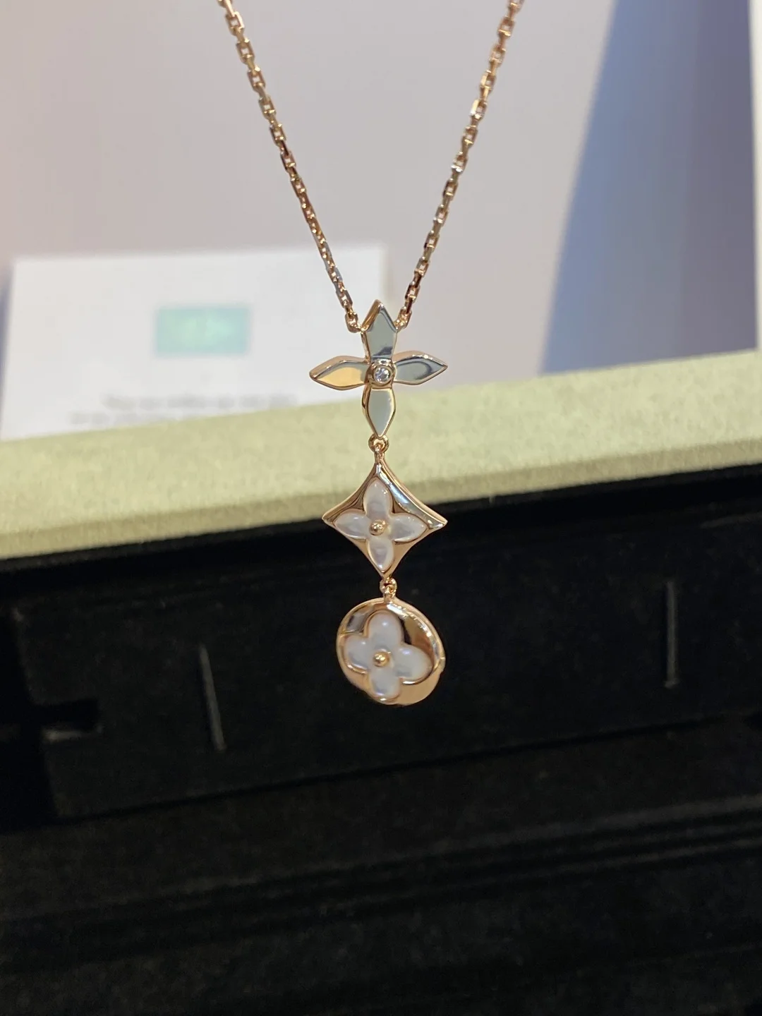 LV Necklaces A55202609070038 - Image 4