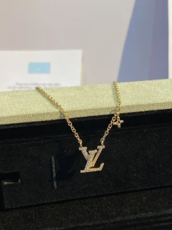 LV Necklaces Yellow Gold Diamond A15202609070040