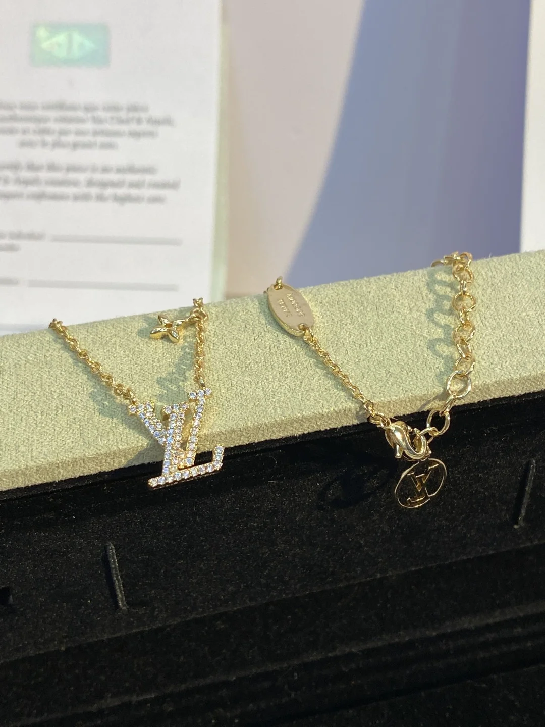 LV Necklaces Yellow Gold Diamond A15202609070040 - Image 2