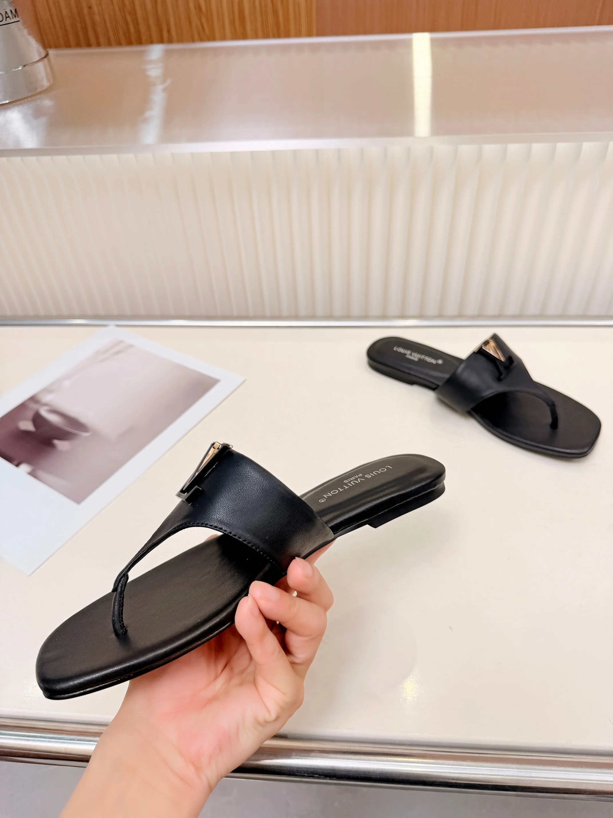 LV Sandals Calf Leather Black-Gold EU35-40 A60202609111189