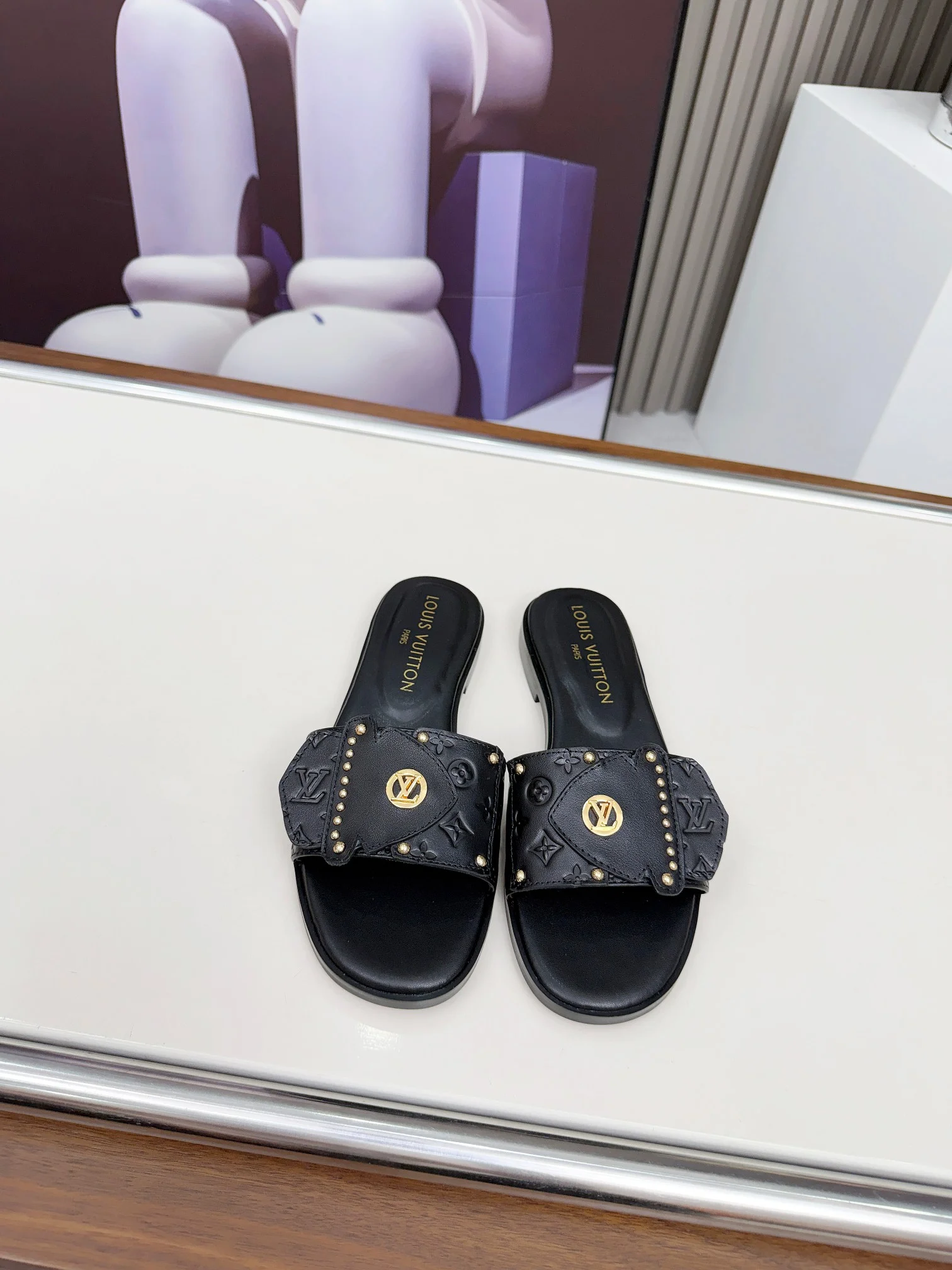 LV Sandals Calf Leather Black-Gold EU35-40 A70202609111192