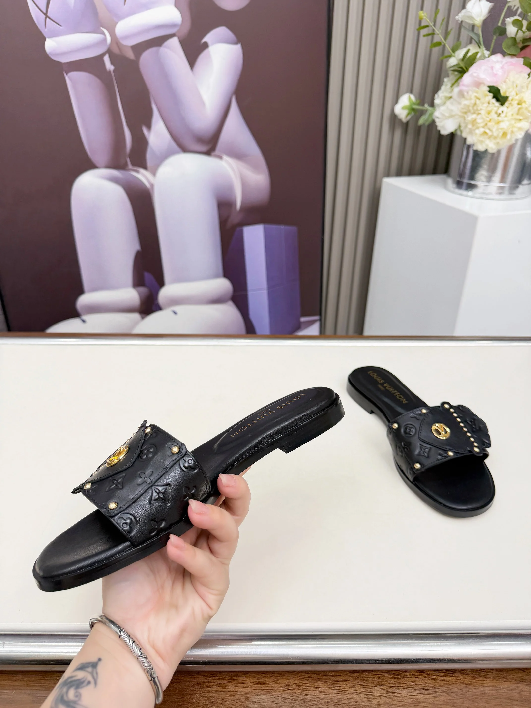 LV Sandals Calf Leather Black-Gold EU35-40 A70202609111192 - Image 7