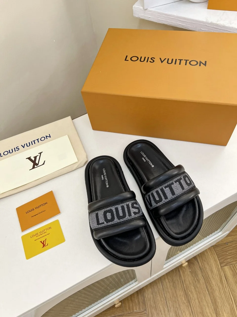 LV Sandals Leather Black-White EU35-45 A70202609111227