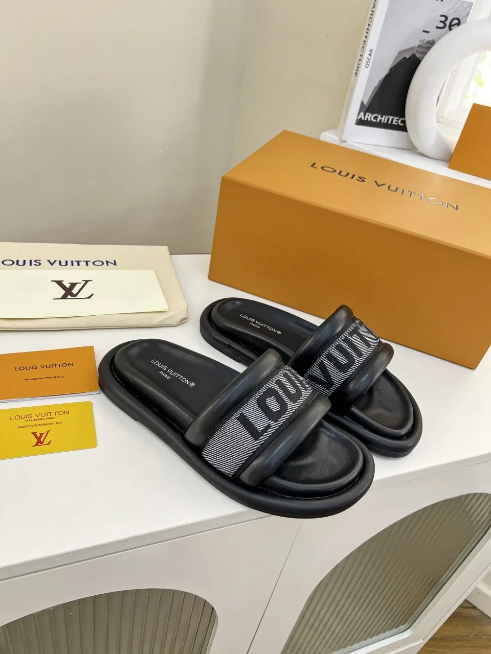LV Sandals Leather Black-White EU35-45 A70202609111227 - Image 3