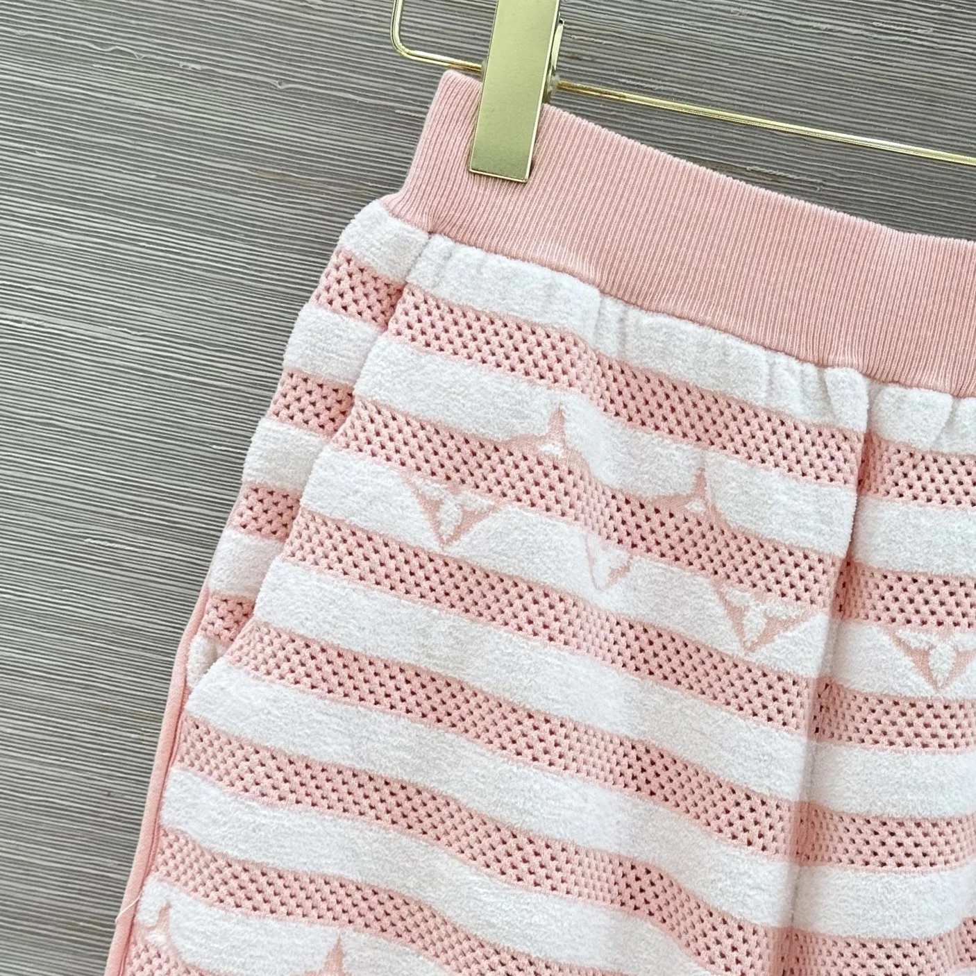LV Shorts Wool Pink-White M B15202609062028 - Image 3
