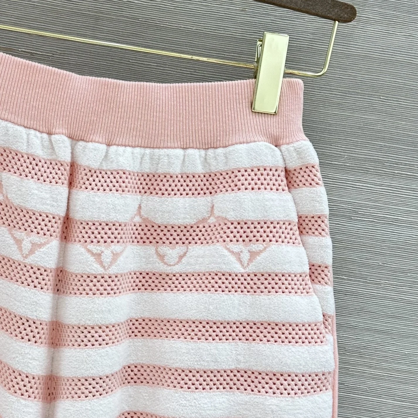 LV Shorts Wool Pink-White M B15202609062028 - Image 4