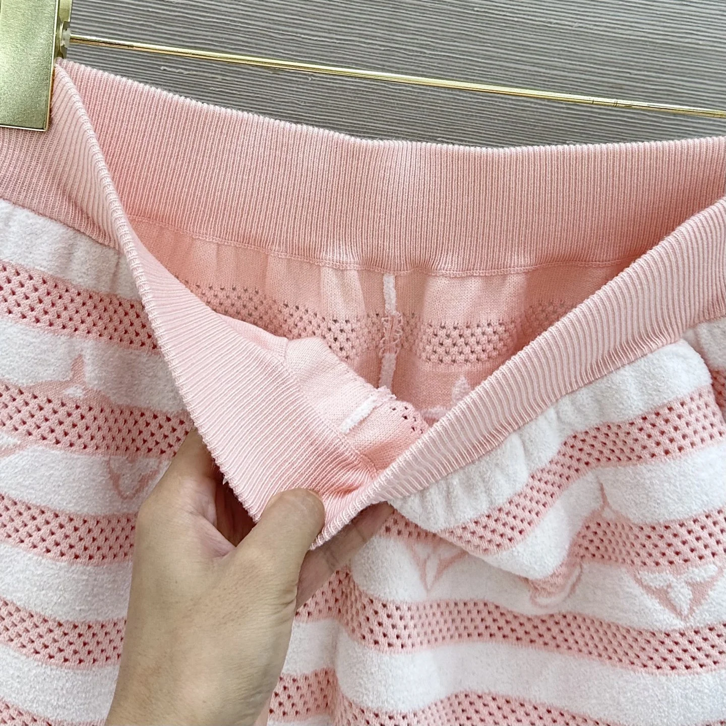 LV Shorts Wool Pink-White M B15202609062028 - Image 5