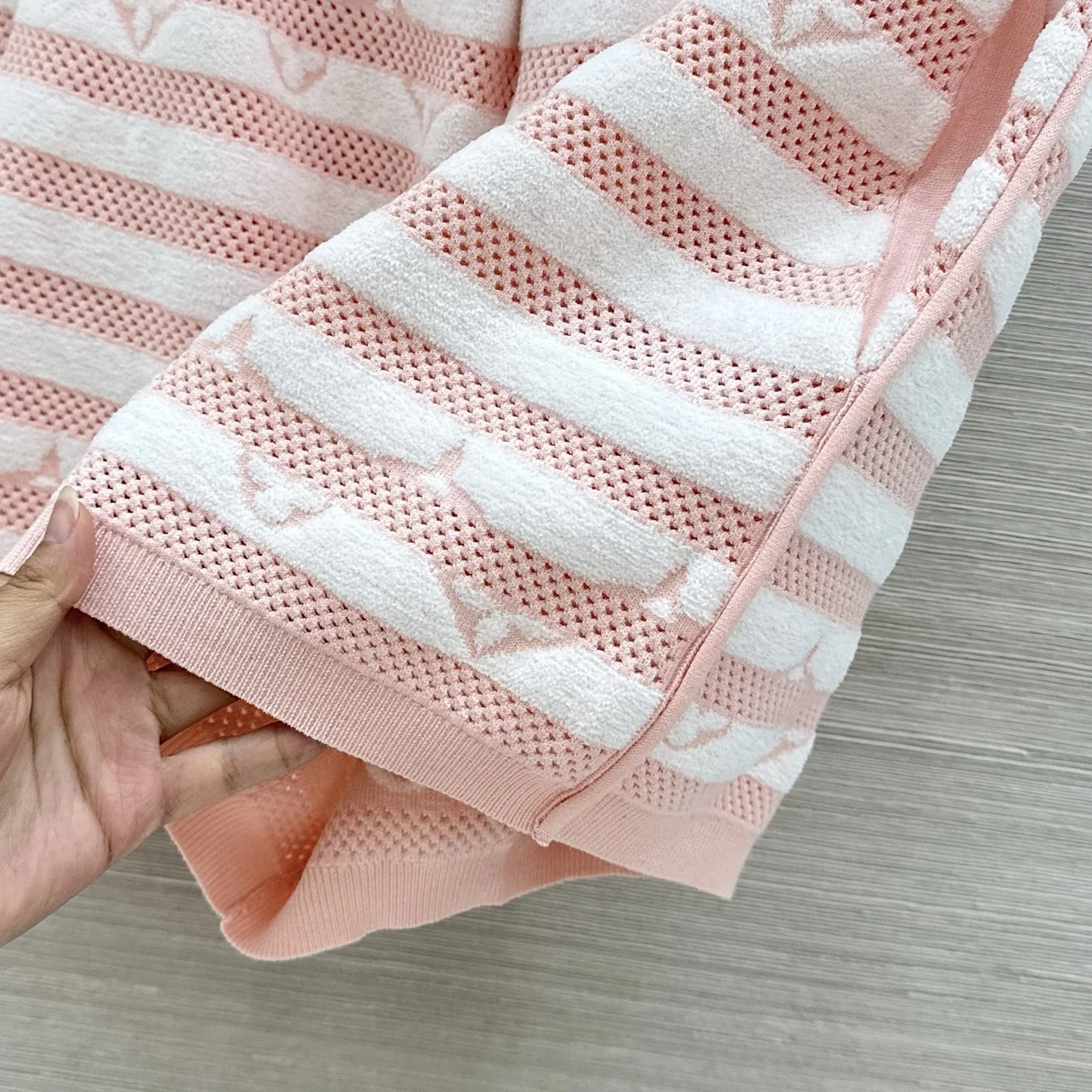 LV Shorts Wool Pink-White M B15202609062028 - Image 7