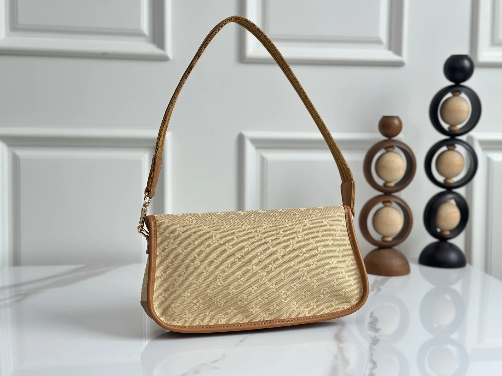 LV Shoulder Bags Beige-Brown 26X12X3CM D60202609090355 - Image 3