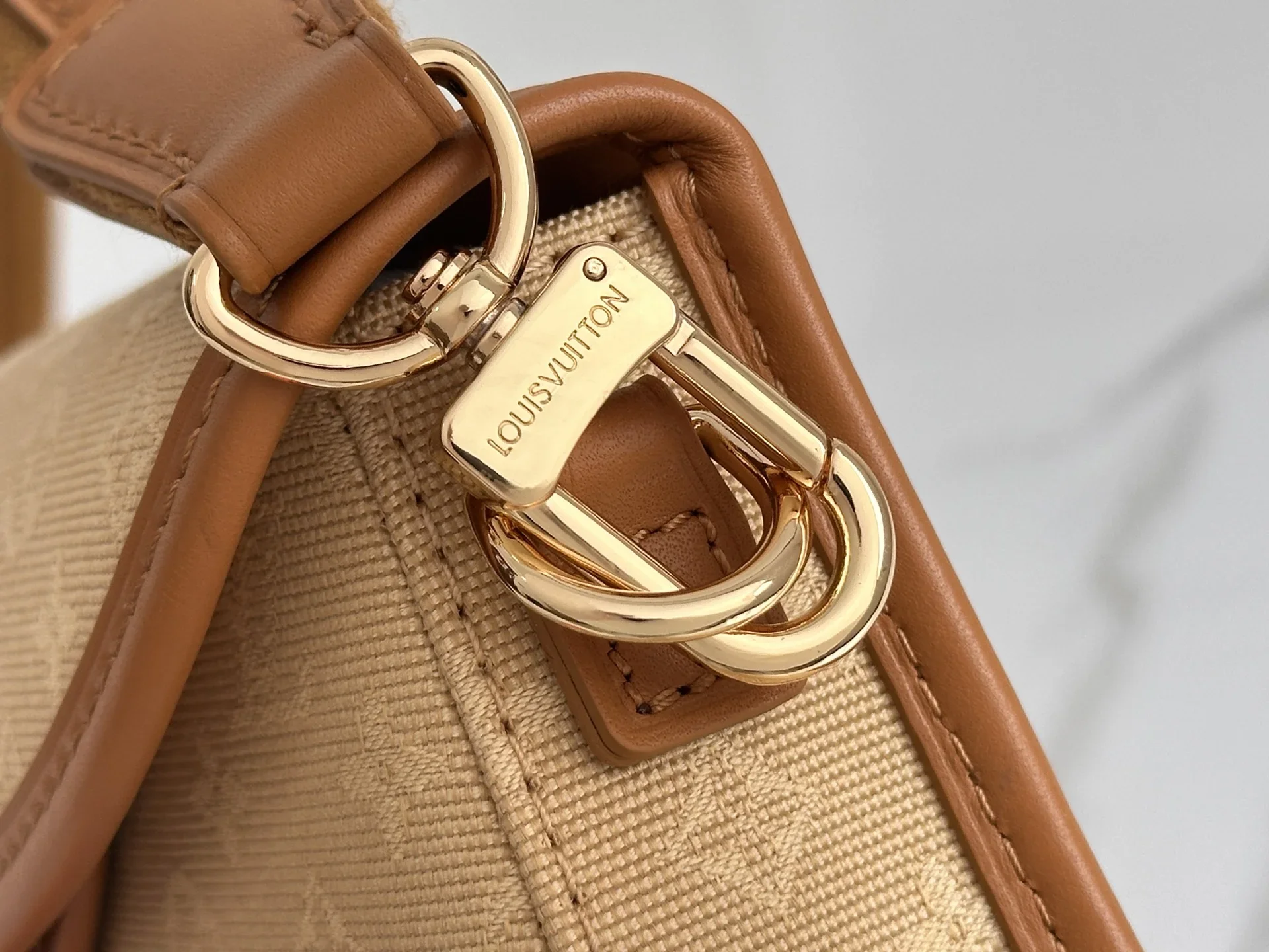 LV Shoulder Bags Beige-Brown 26X12X3CM D60202609090355 - Image 6