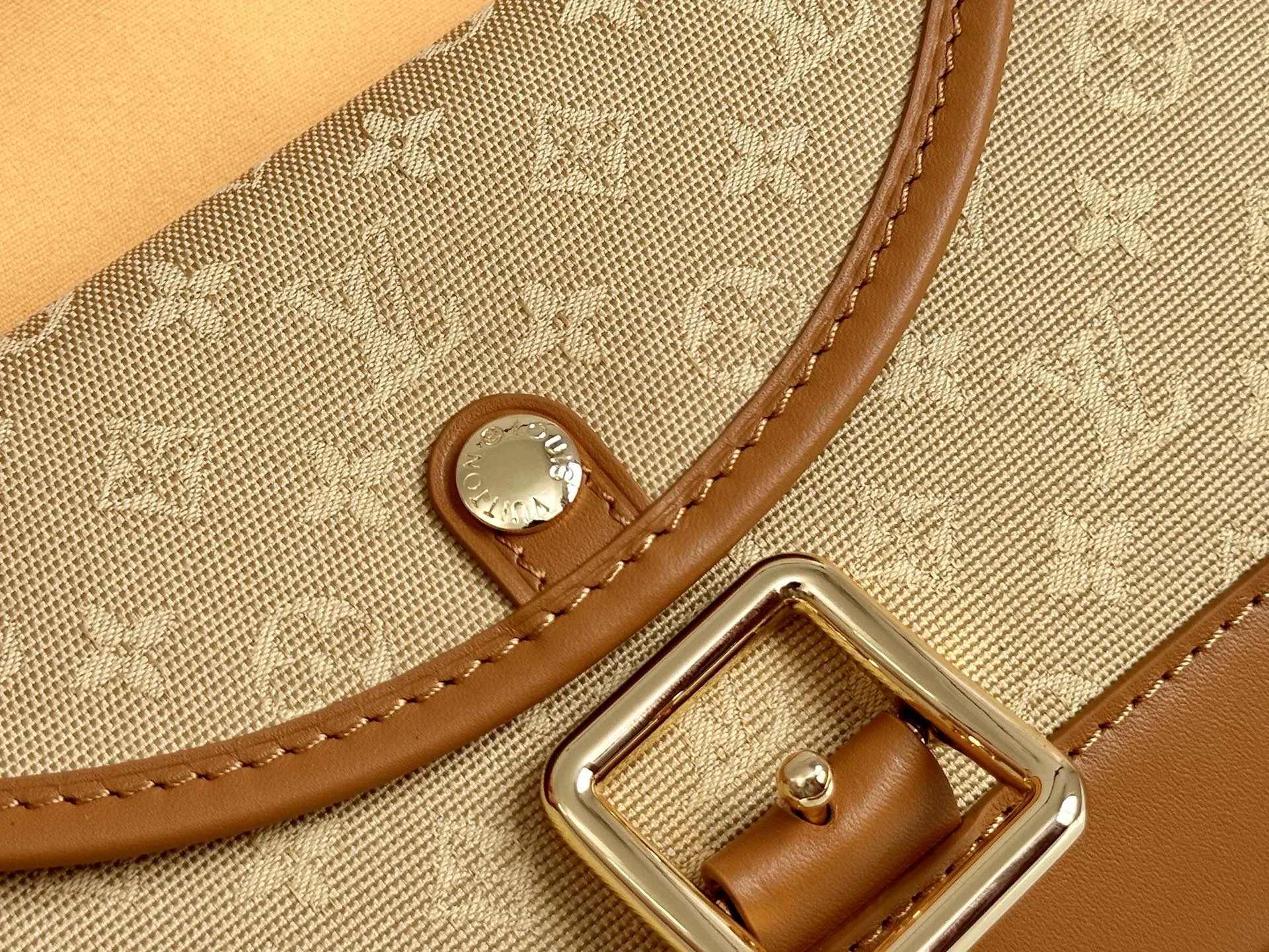 LV Shoulder Bags Beige-Brown 26X12X3CM D60202609090355 - Image 7