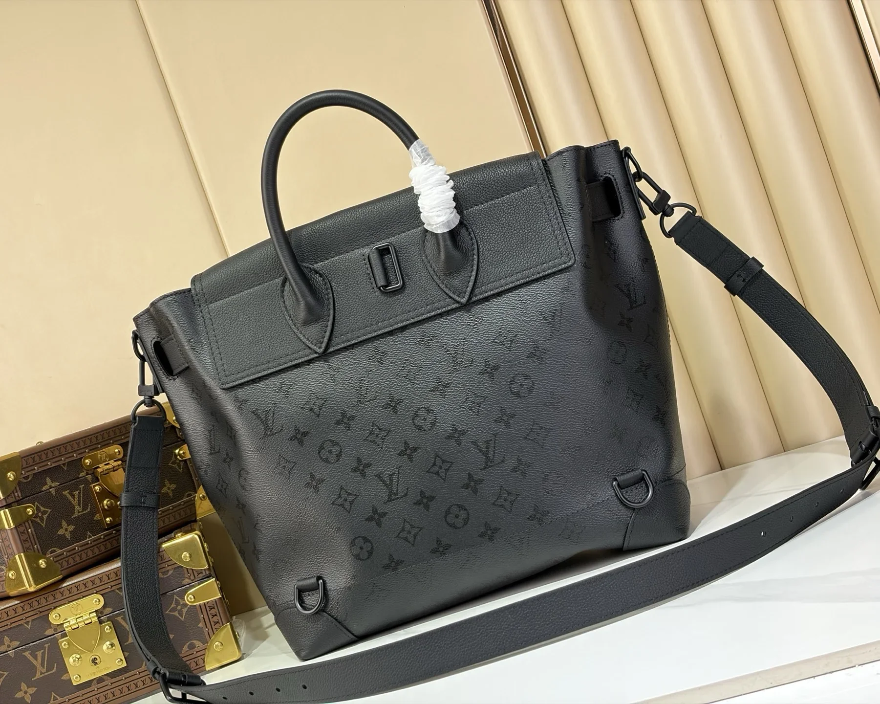LV Shoulder Bags Black 33X14X32CM I50202609090321 - Image 3