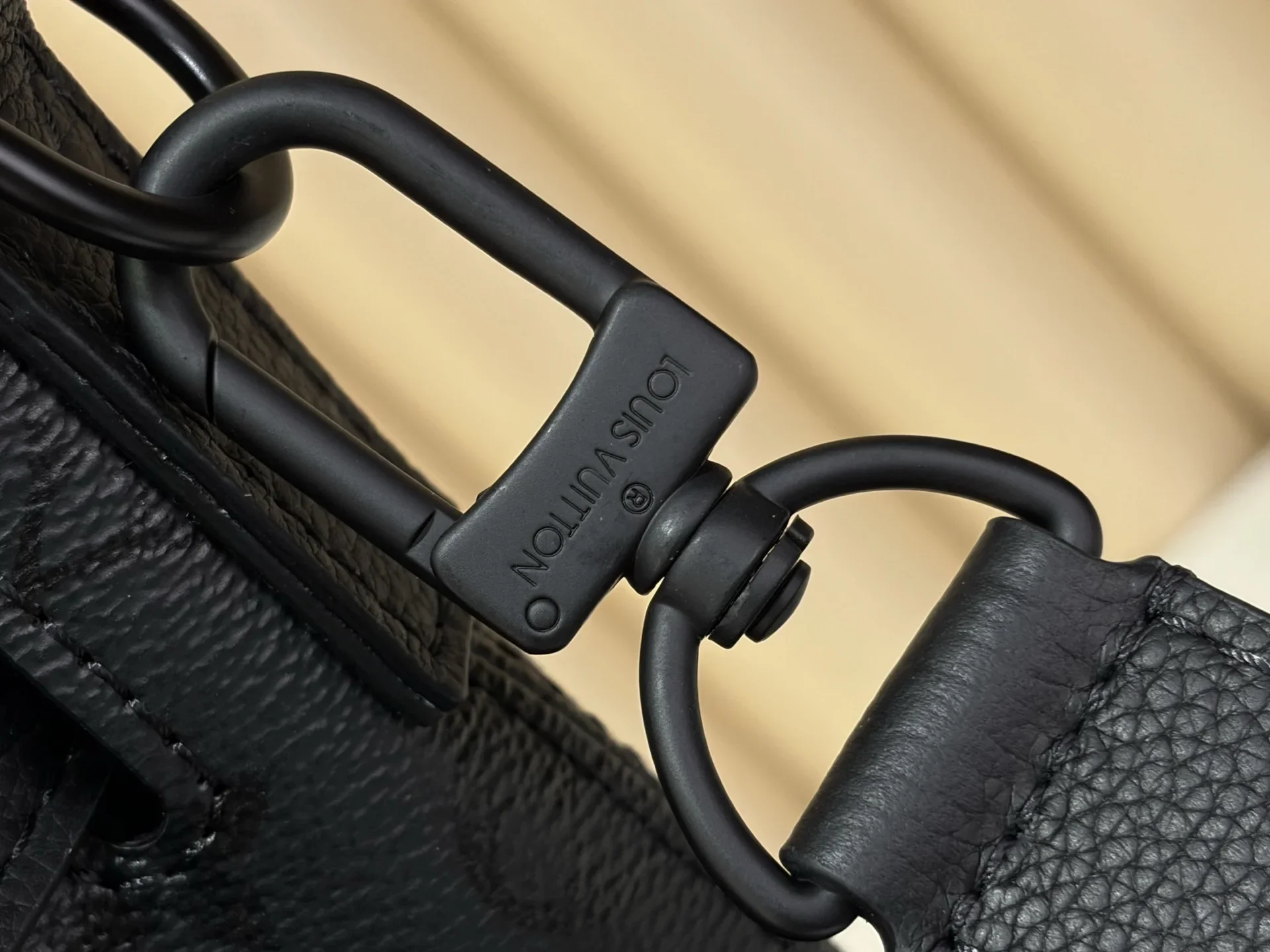 LV Shoulder Bags Black 33X14X32CM I50202609090321 - Image 6