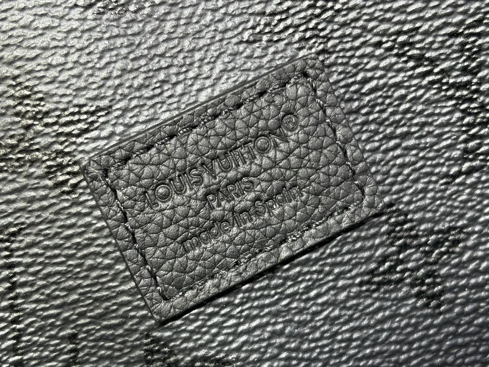 LV Shoulder Bags Black 33X14X32CM I50202609090321 - Image 8