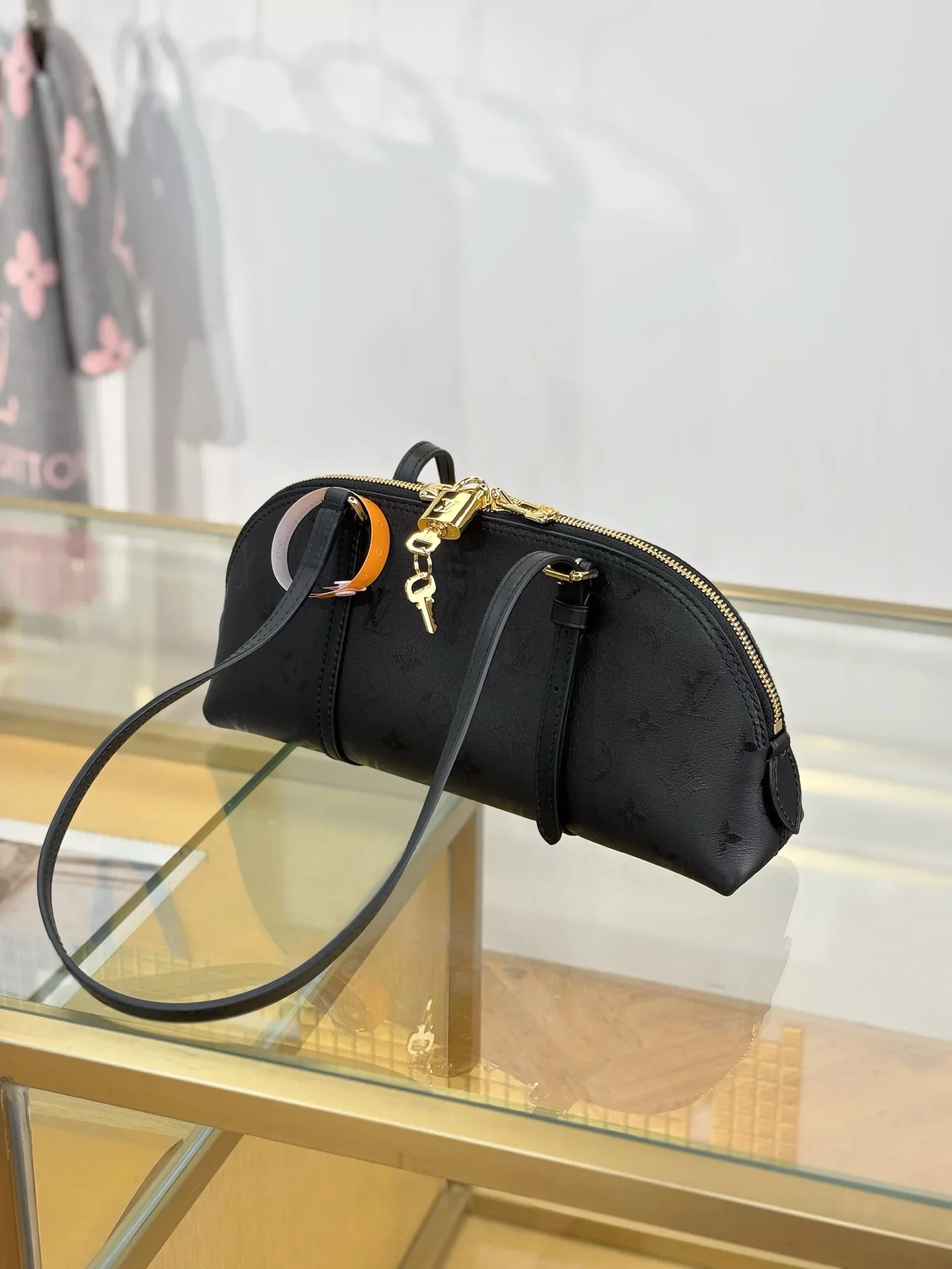 LV Shoulder Bags Black-Gold 29X14X8CM G50202609090323 - Image 3