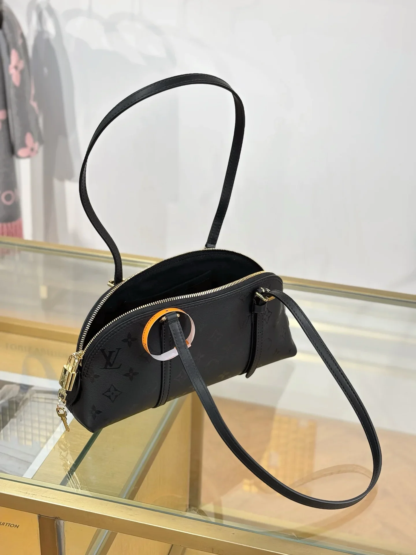 LV Shoulder Bags Black-Gold 29X14X8CM G50202609090323 - Image 5