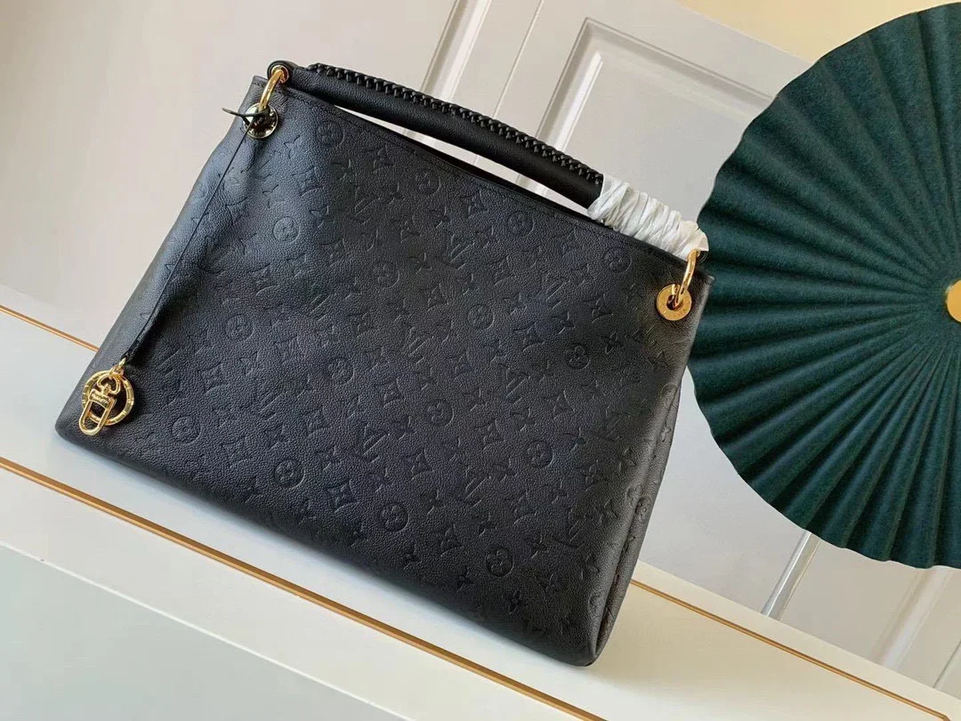 LV Shoulder Bags Black-Gold 47X32X22CM I40202609090363