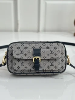 LV Shoulder Bags Blue-Gold 22X13X5CM D50202609090337