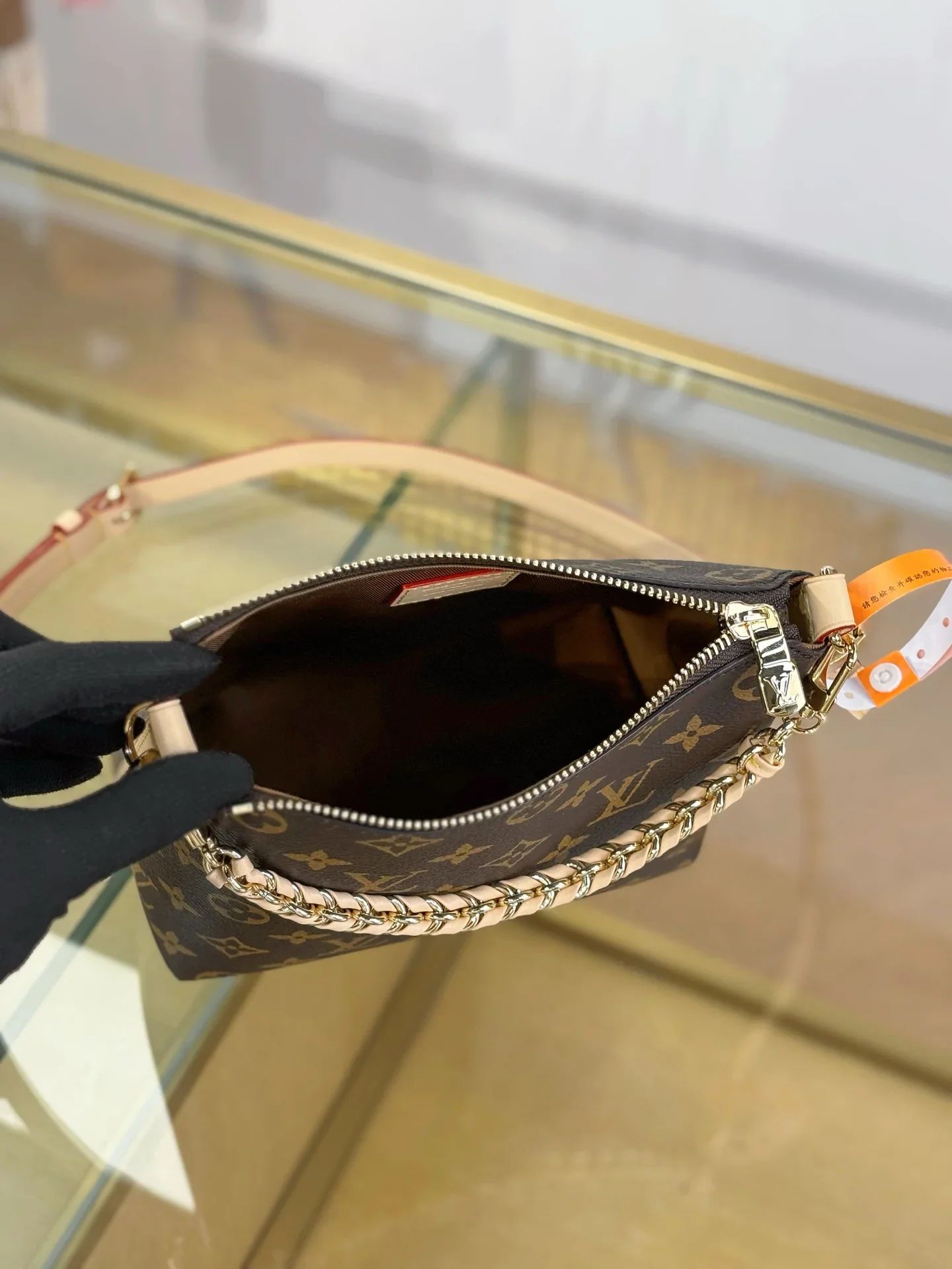 LV Shoulder Bags Brown-Gold 19X18X8CM F50202609090326 - Image 6