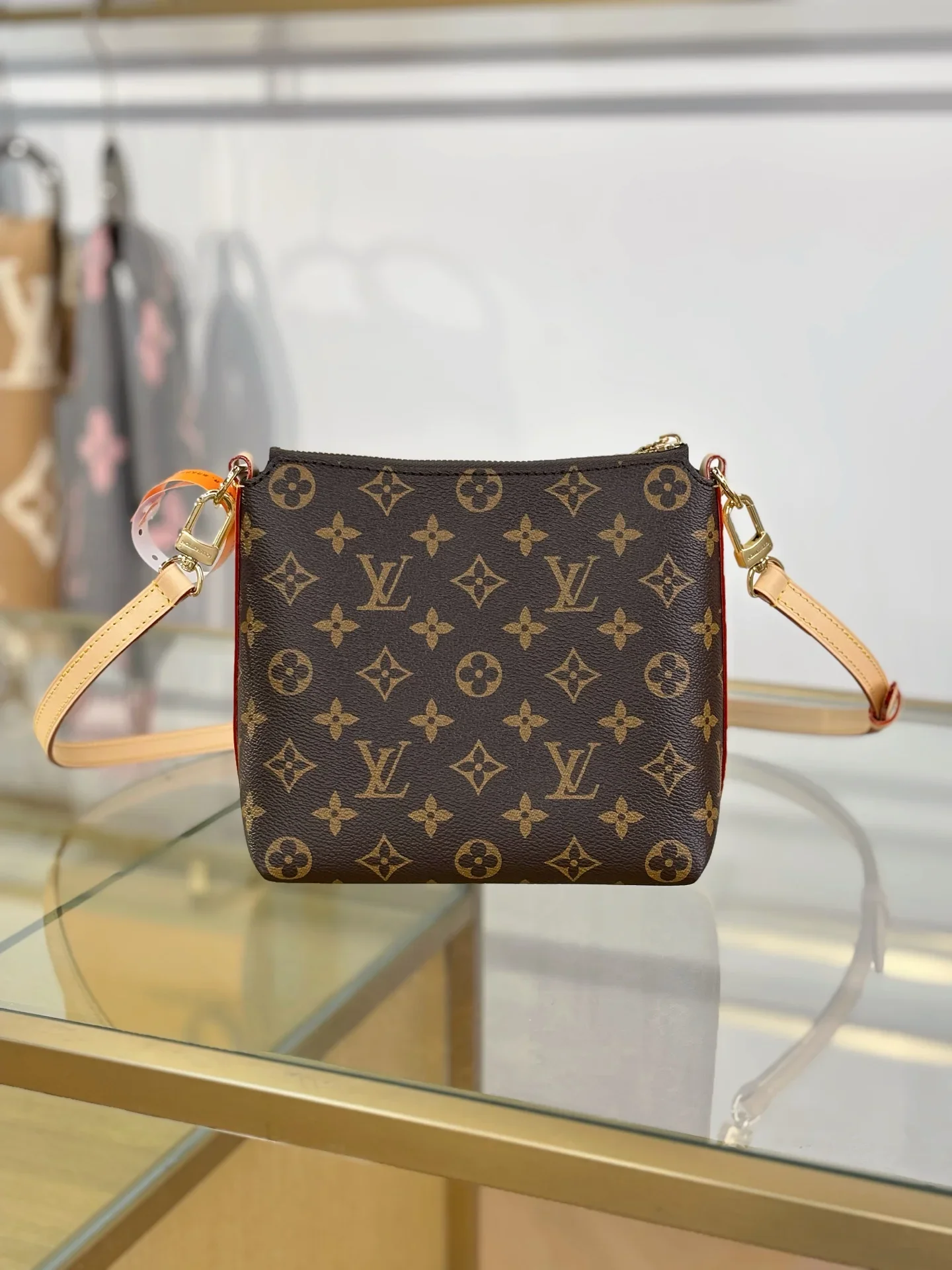 LV Shoulder Bags Brown-Gold 19X18X8CM F50202609090326 - Image 8
