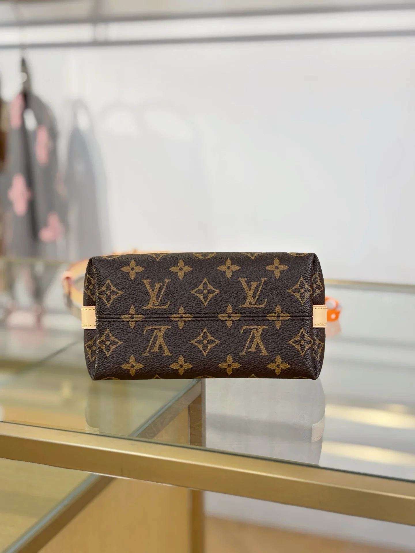 LV Shoulder Bags Brown-Gold 19X18X8CM F50202609090326 - Image 9