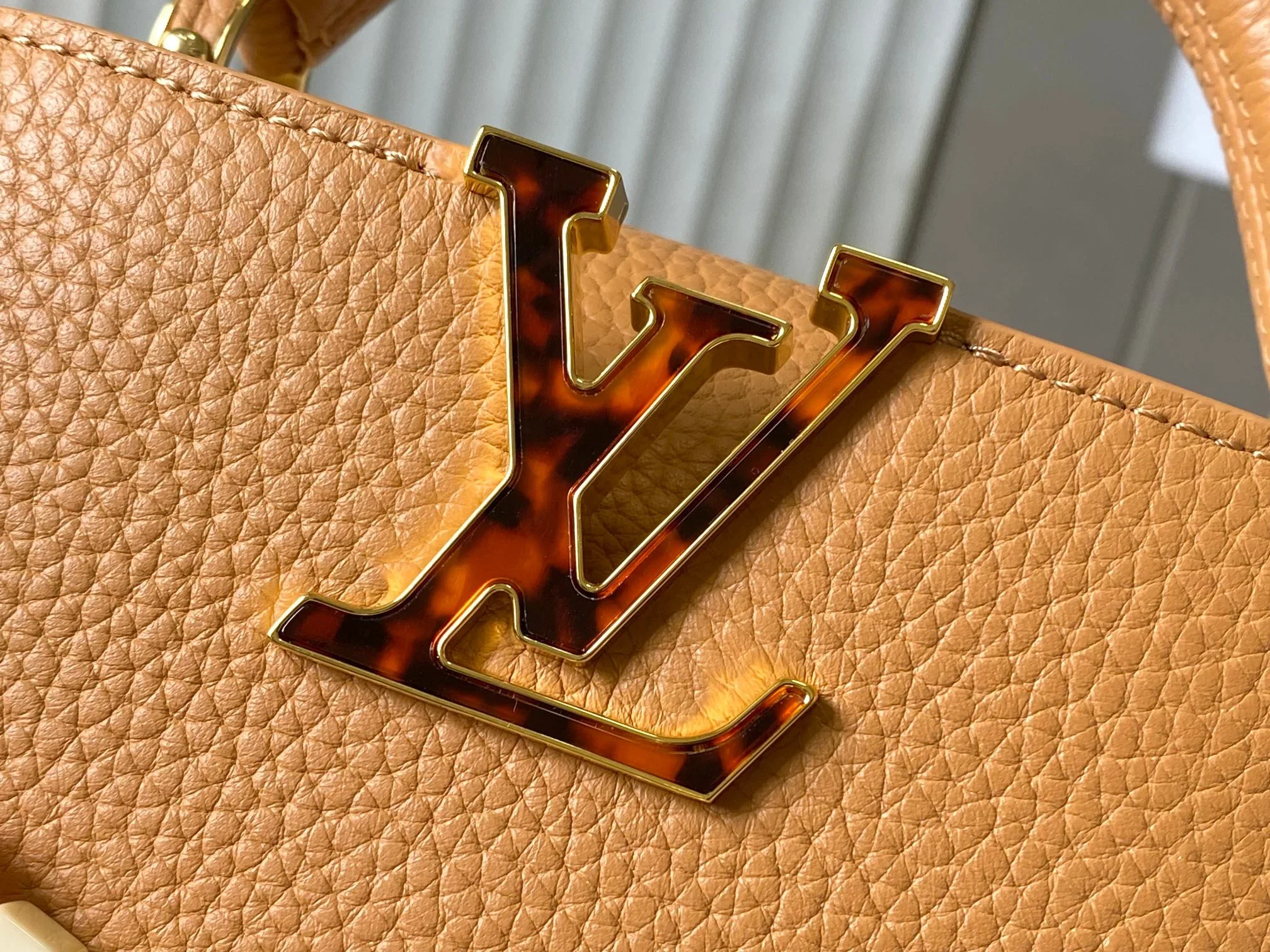 LV Shoulder Bags Brown-Gold 21X14X8CM A150202609090359 - Image 4