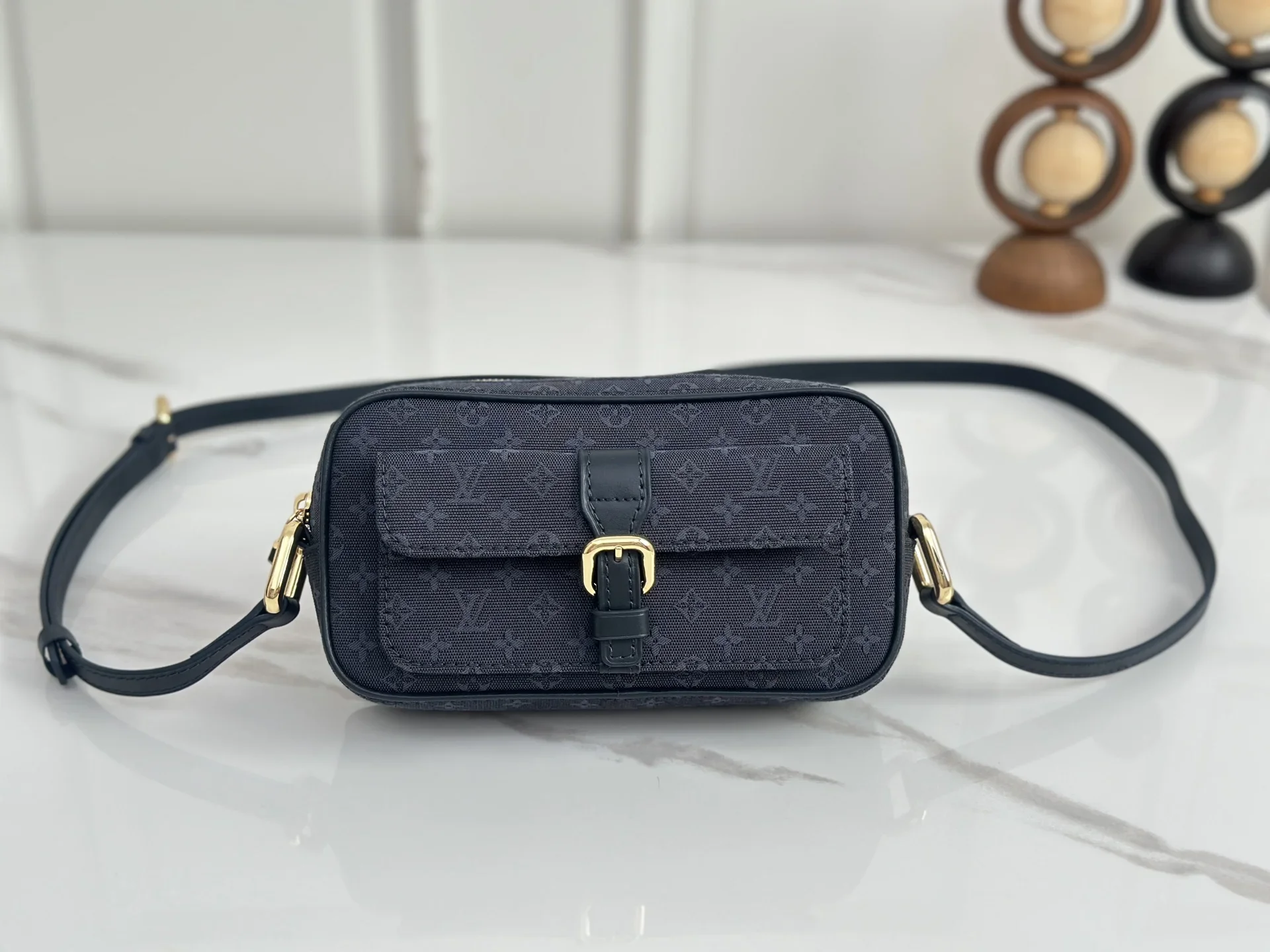 LV Shoulder Bags Denim Leather Navy-Gold 22X13X5 CM D50202609090338