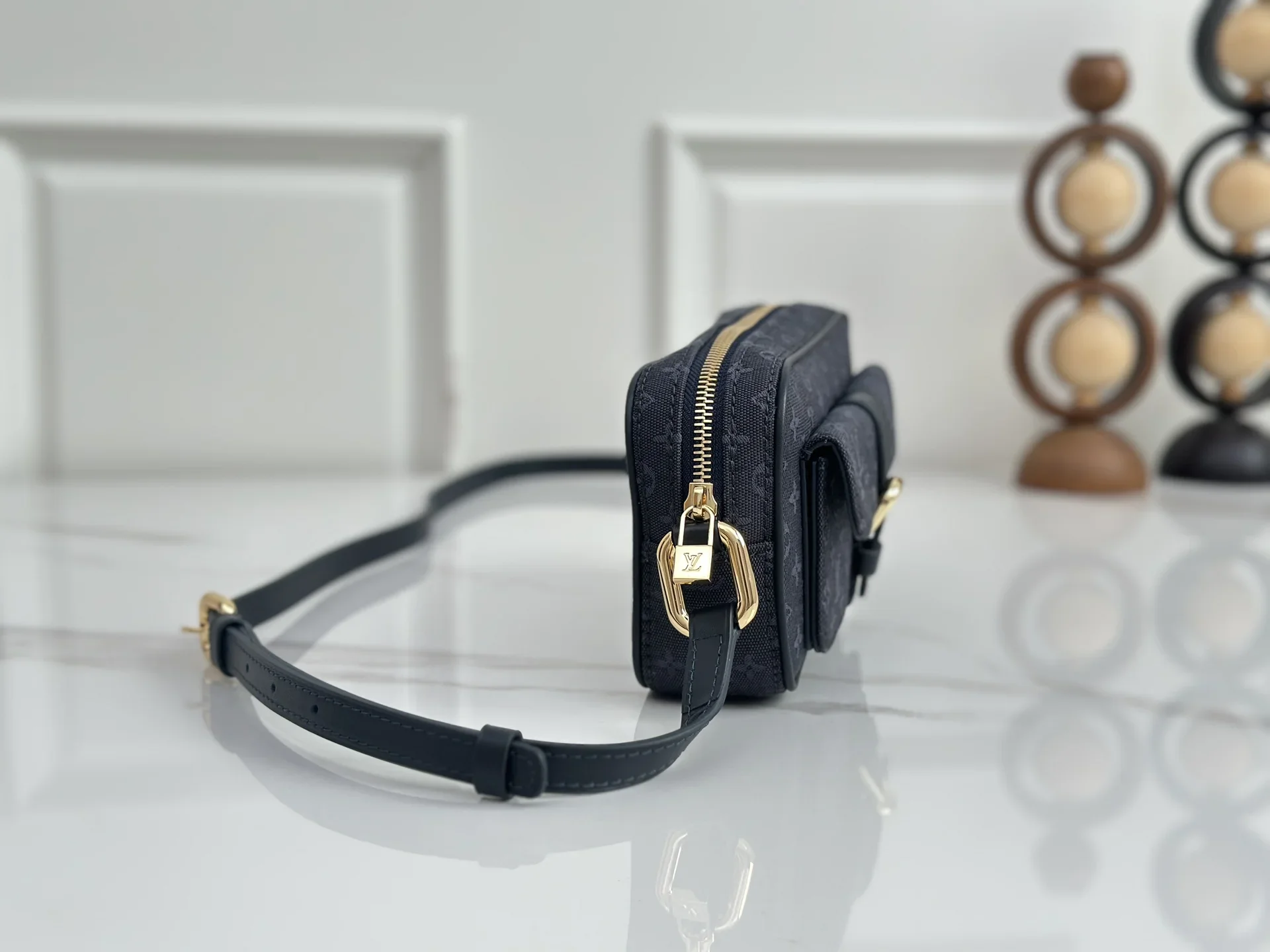 LV Shoulder Bags Denim Leather Navy-Gold 22X13X5 CM D50202609090338 - Image 2