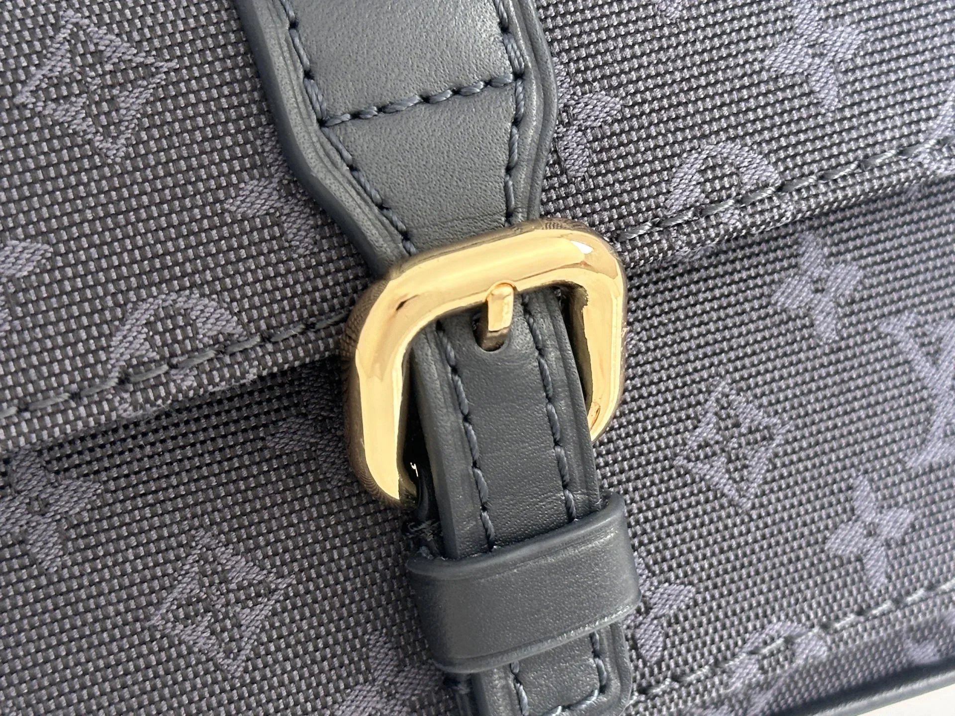 LV Shoulder Bags Denim Leather Navy-Gold 22X13X5 CM D50202609090338 - Image 5