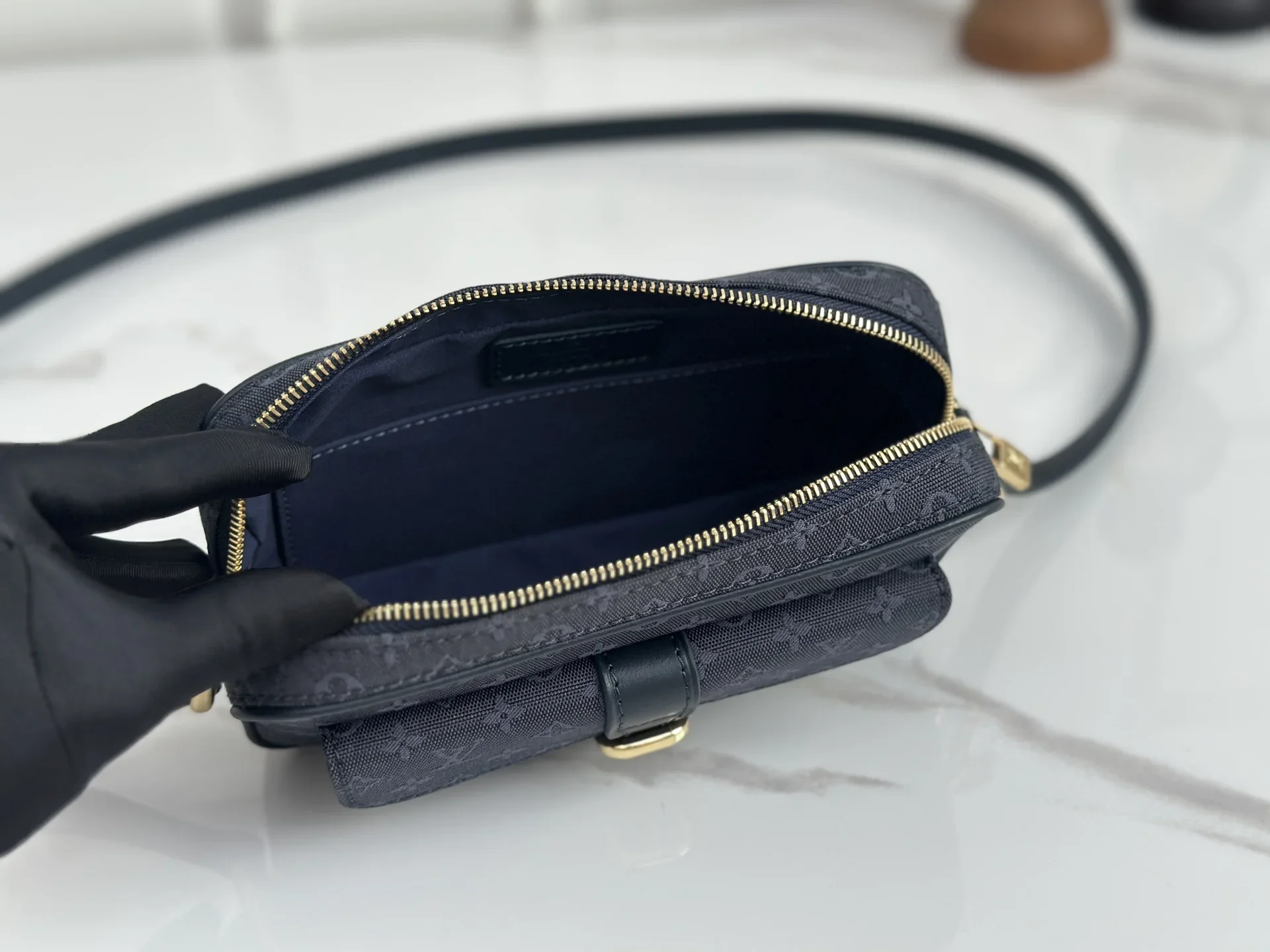 LV Shoulder Bags Denim Leather Navy-Gold 22X13X5 CM D50202609090338 - Image 8