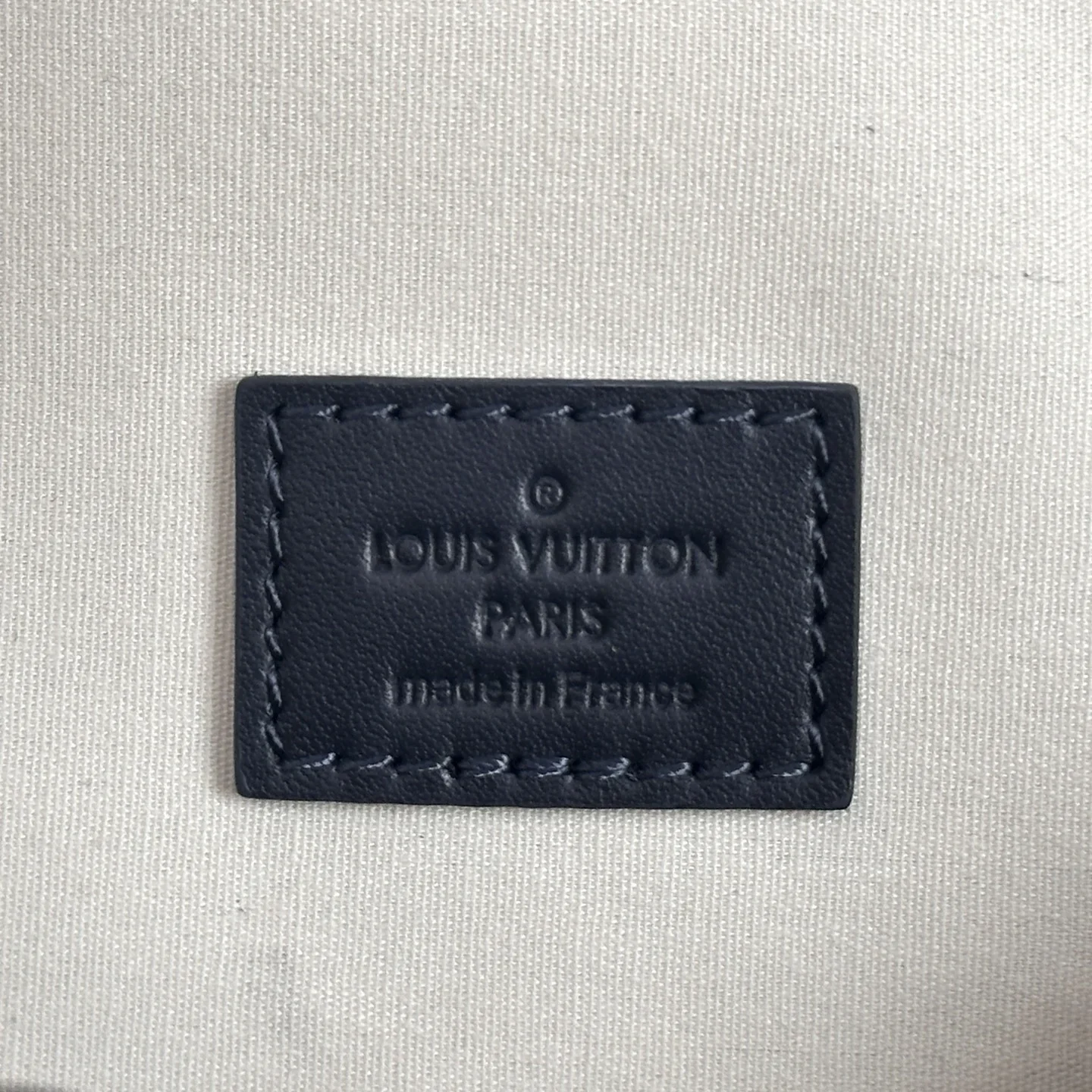 LV Shoulder Bags Gray-Black 26X12X3CM D60202609090339 - Image 9