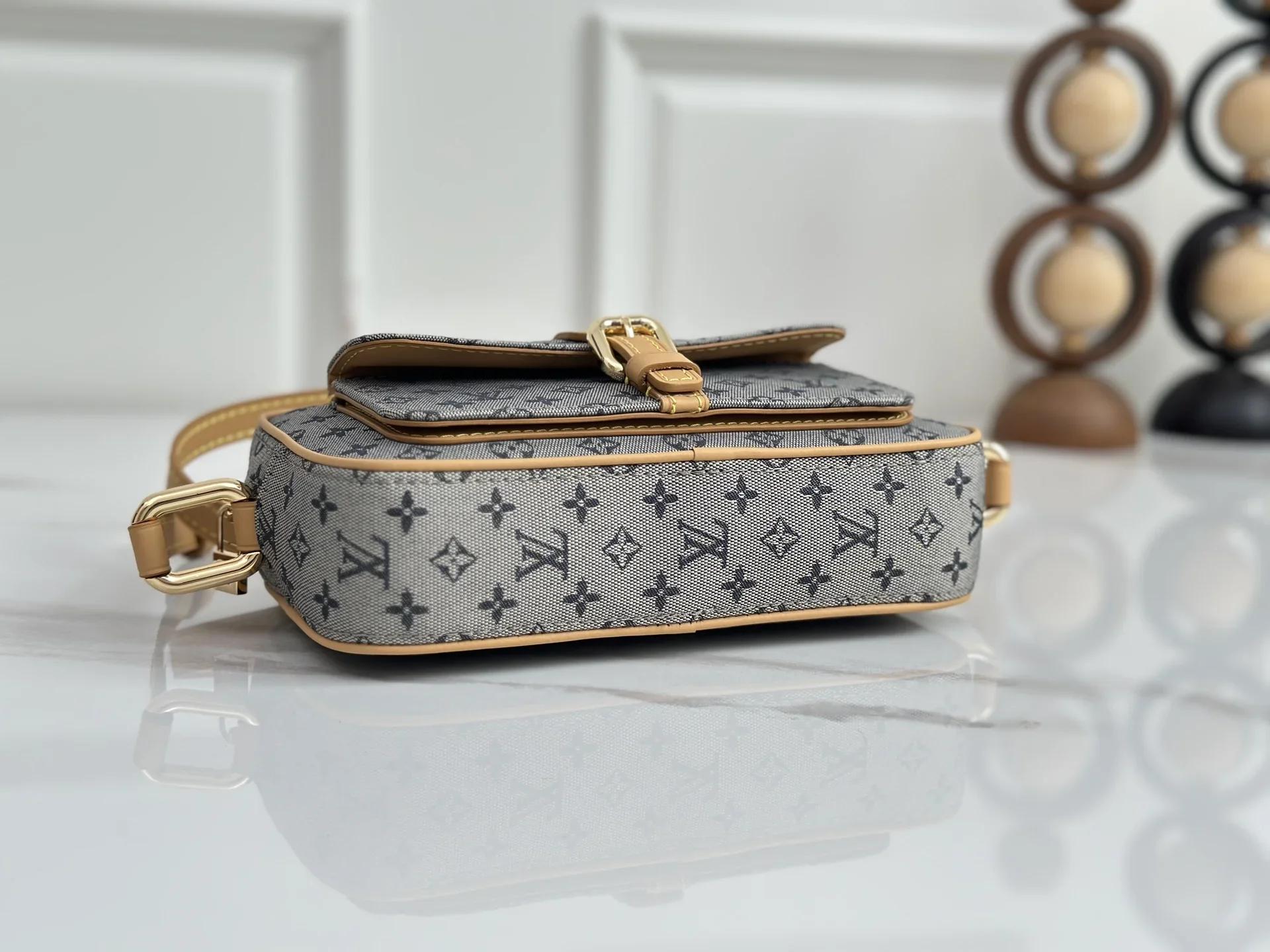 LV Shoulder Bags Grey-Tan 22X13X5CM D50202609090347 - Image 4
