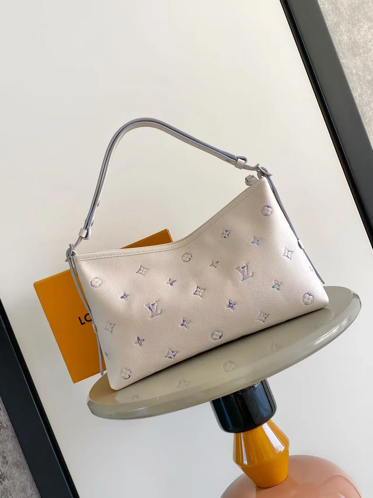 LV Shoulder Bags Lamb Leather White-Purple 19X10X36CM G00202609090352 - Image 3