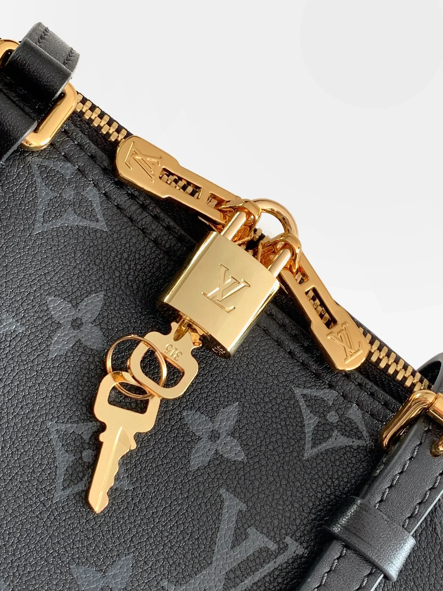 LV Shoulder Bags Leather Black-Gold 29X14X8CM E00202609090328 - Image 5