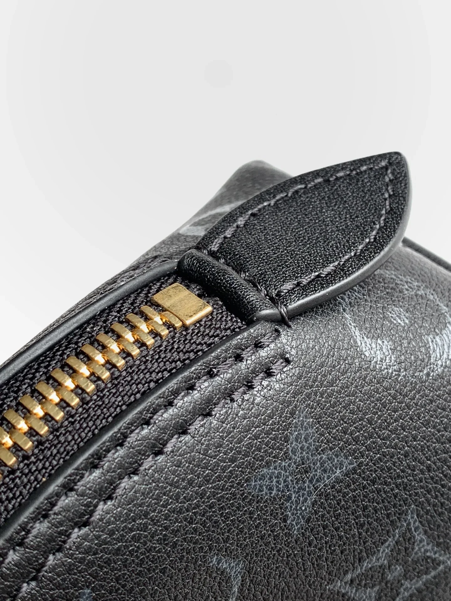 LV Shoulder Bags Leather Black-Gold 29X14X8CM E00202609090328 - Image 7