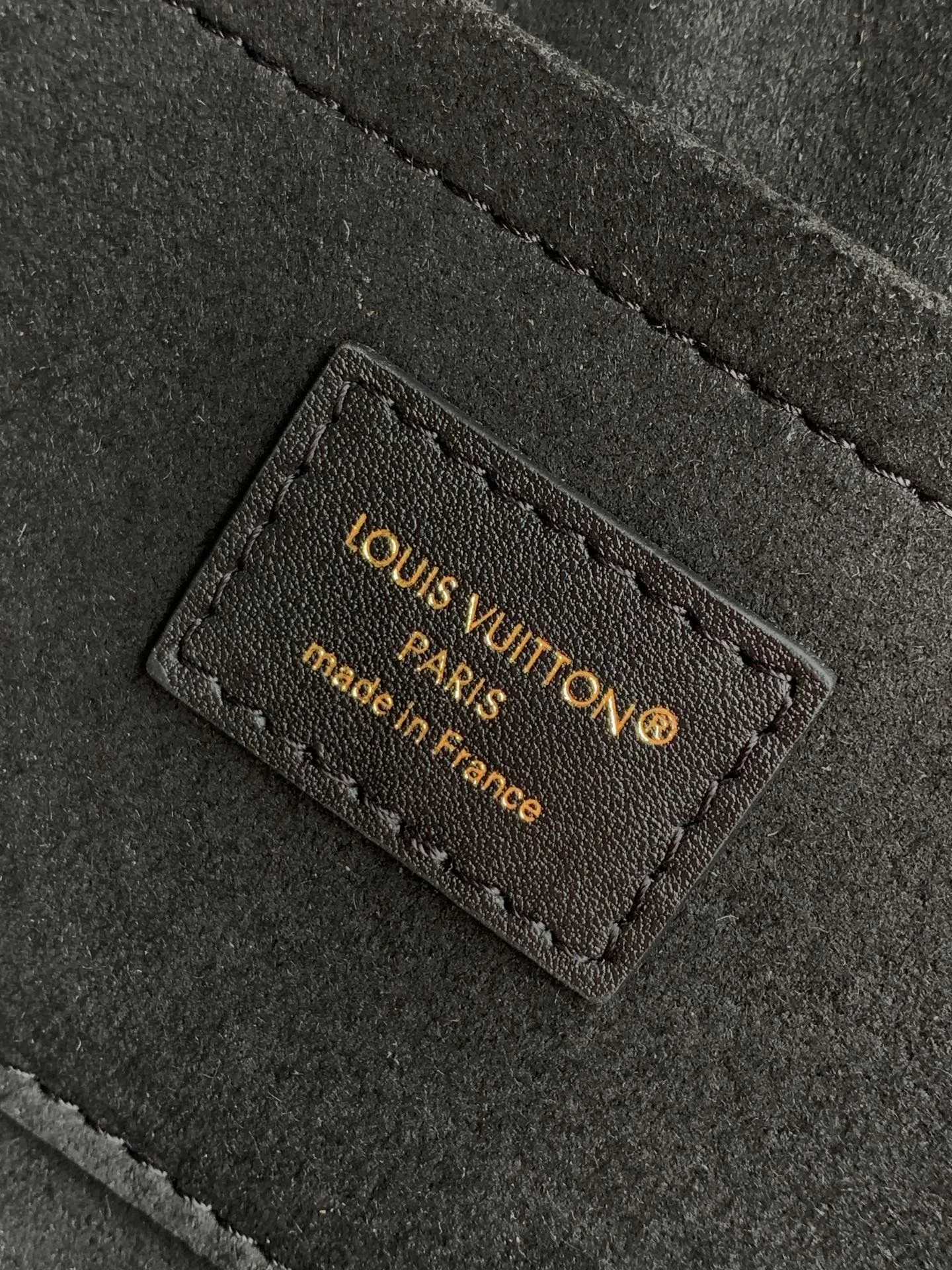 LV Shoulder Bags Leather Black-Gold 29X14X8CM E00202609090328 - Image 9